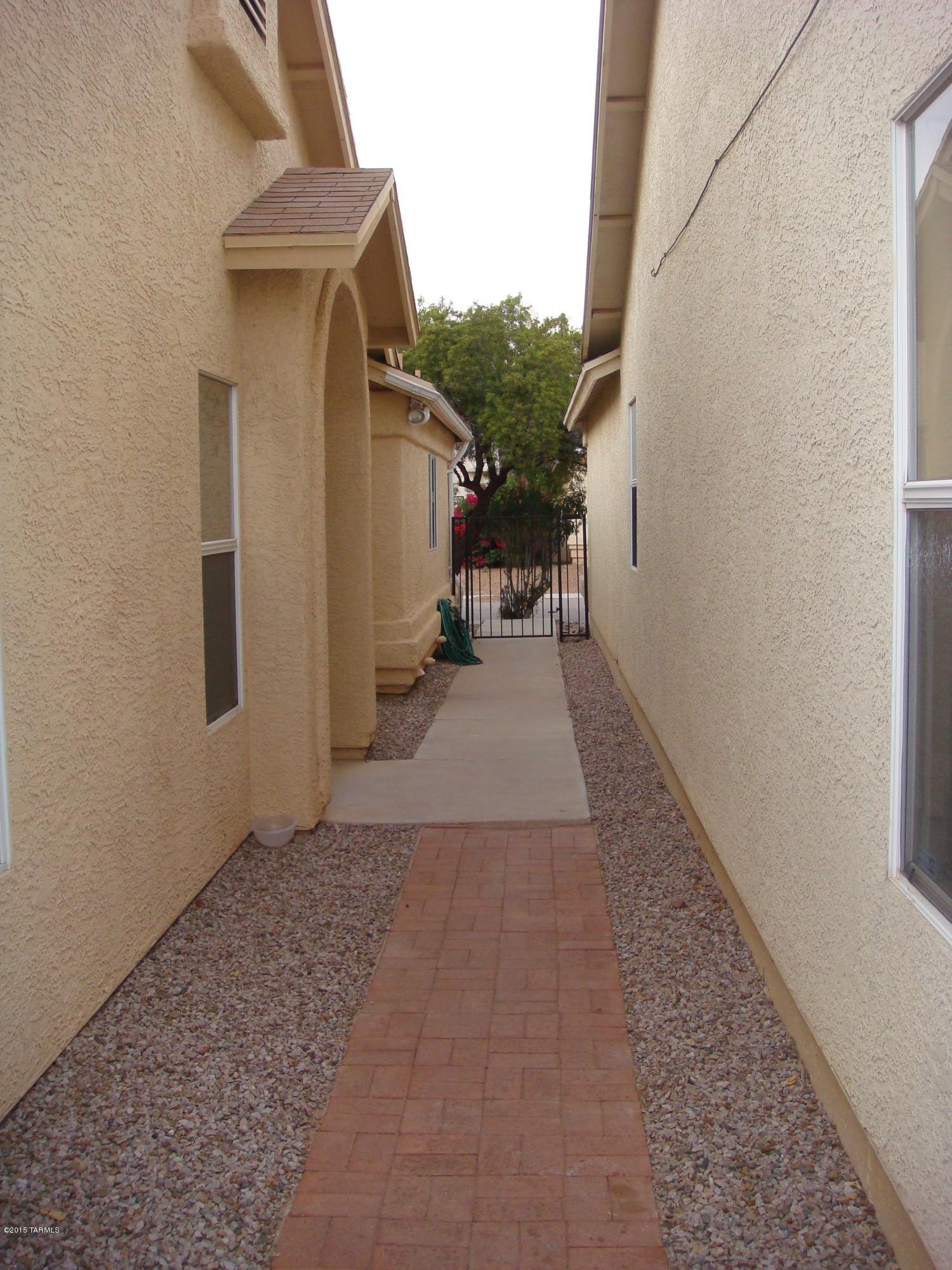 2983 W Laquila Aerie