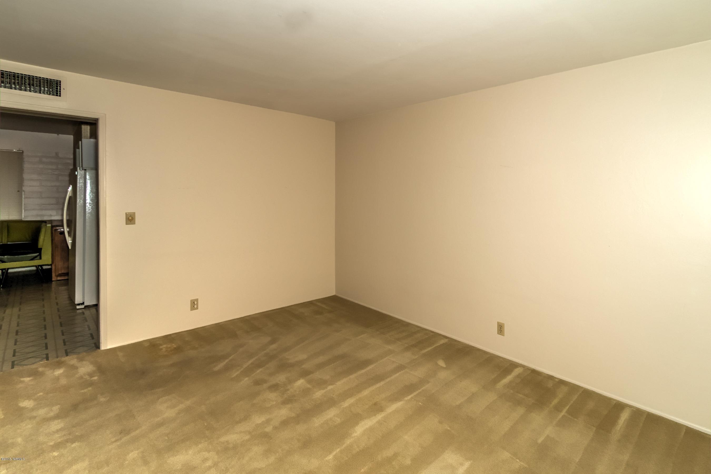 3451 N Calle Largo