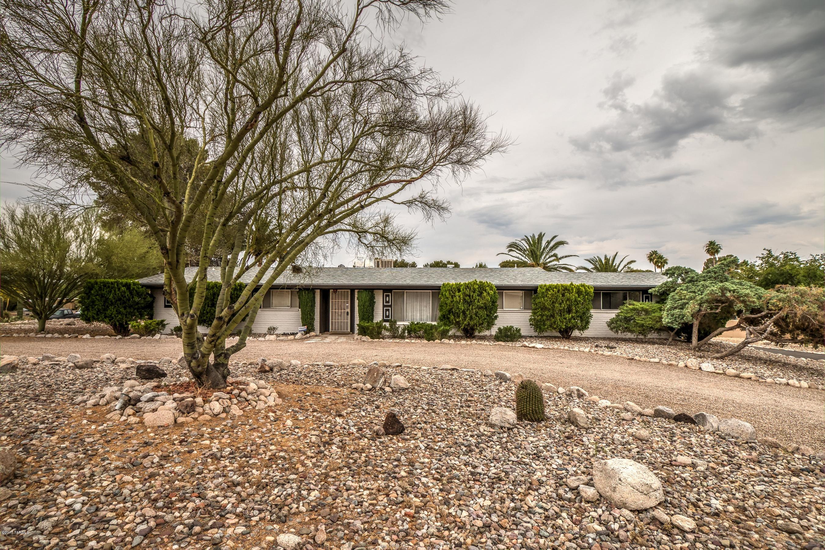 3451 N Calle Largo