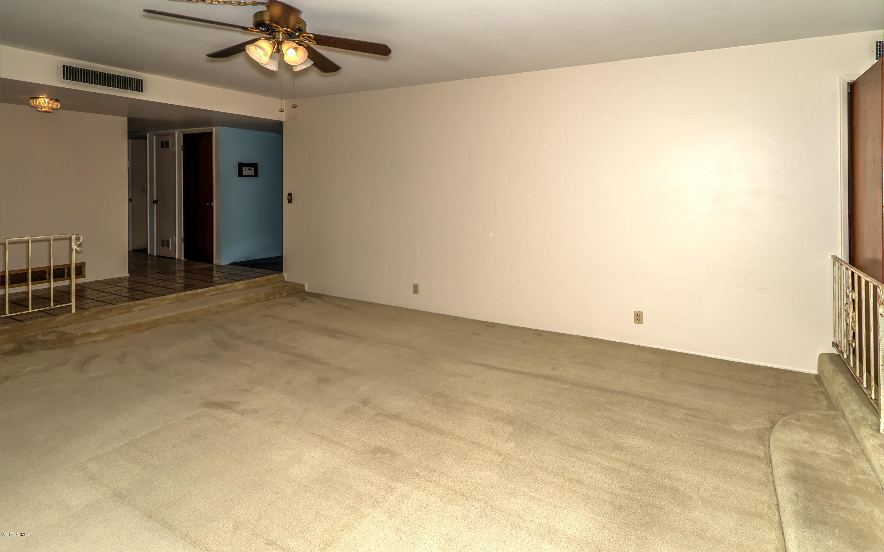 3451 N Calle Largo