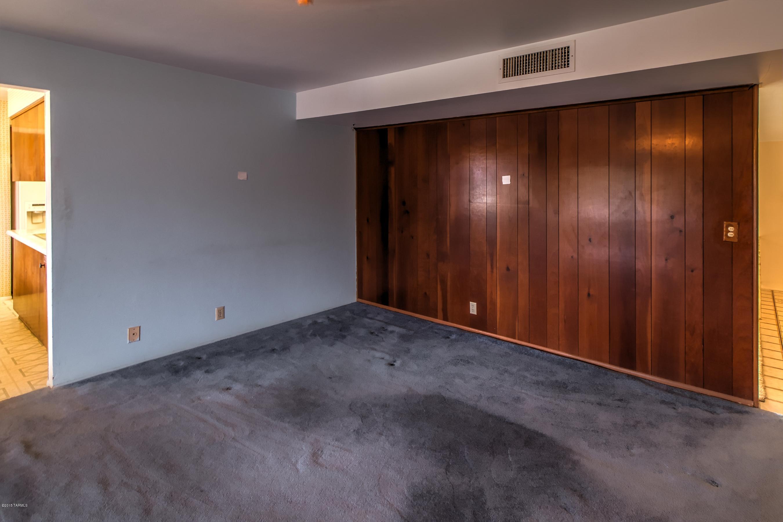 3451 N Calle Largo