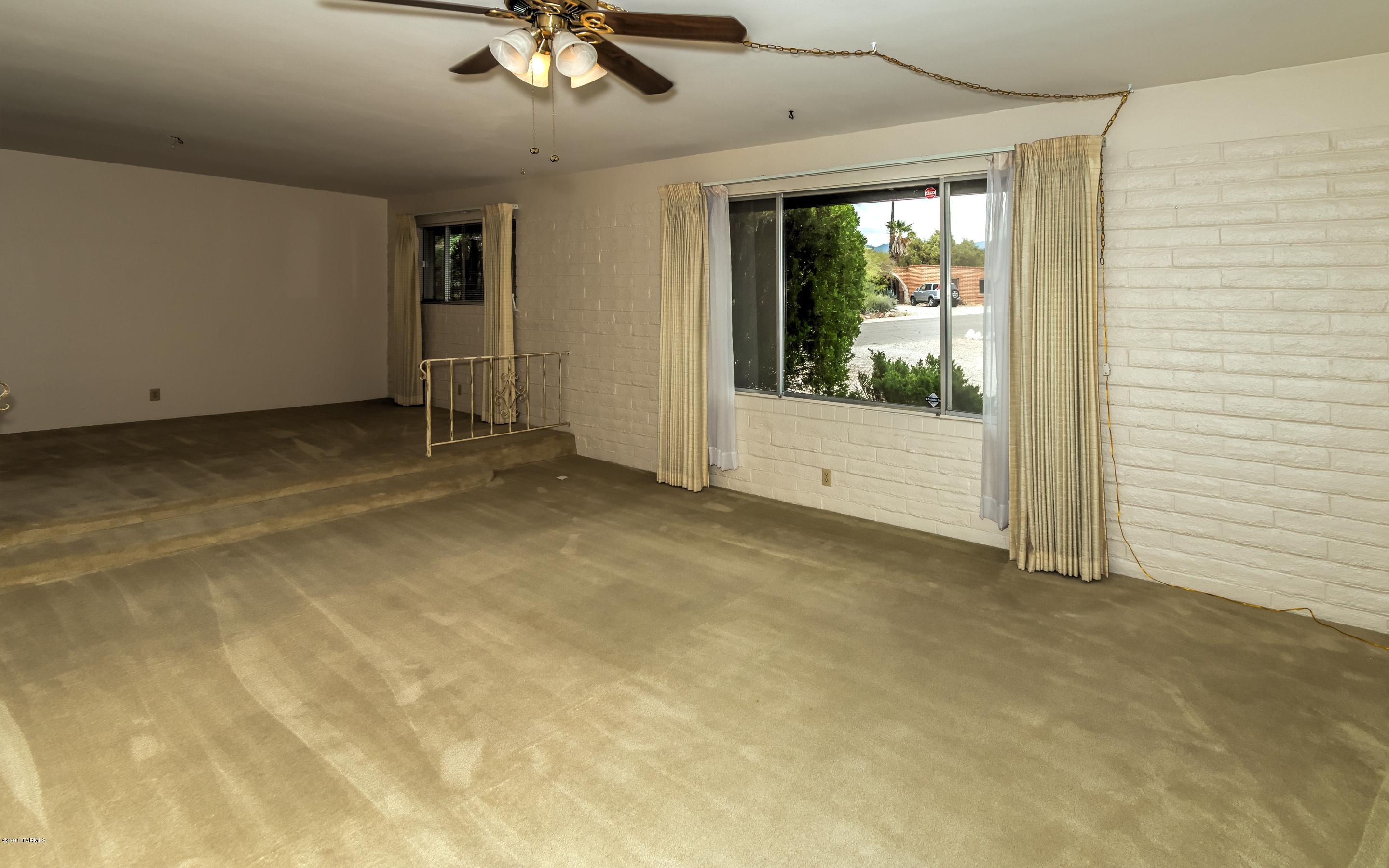 3451 N Calle Largo