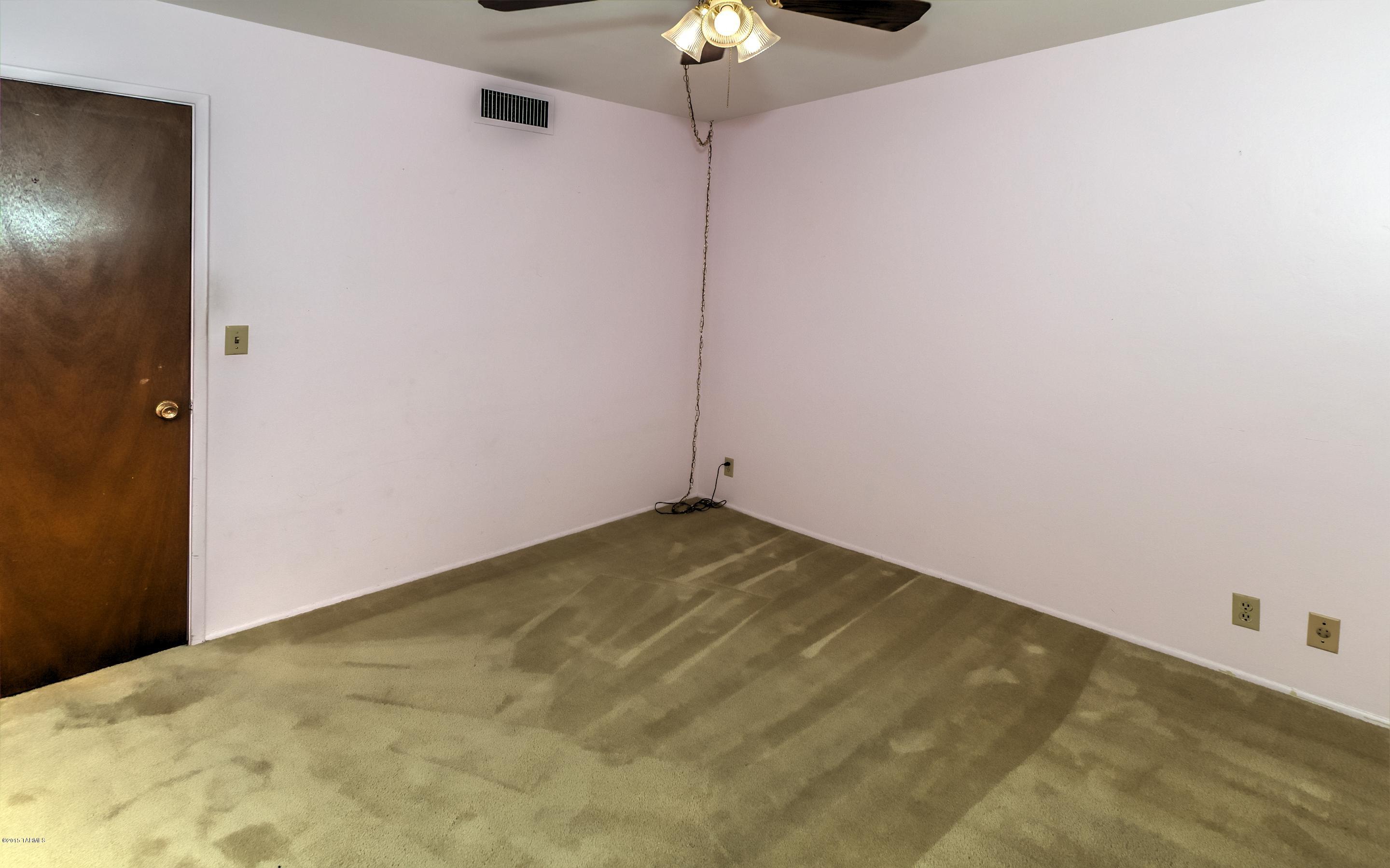 3451 N Calle Largo