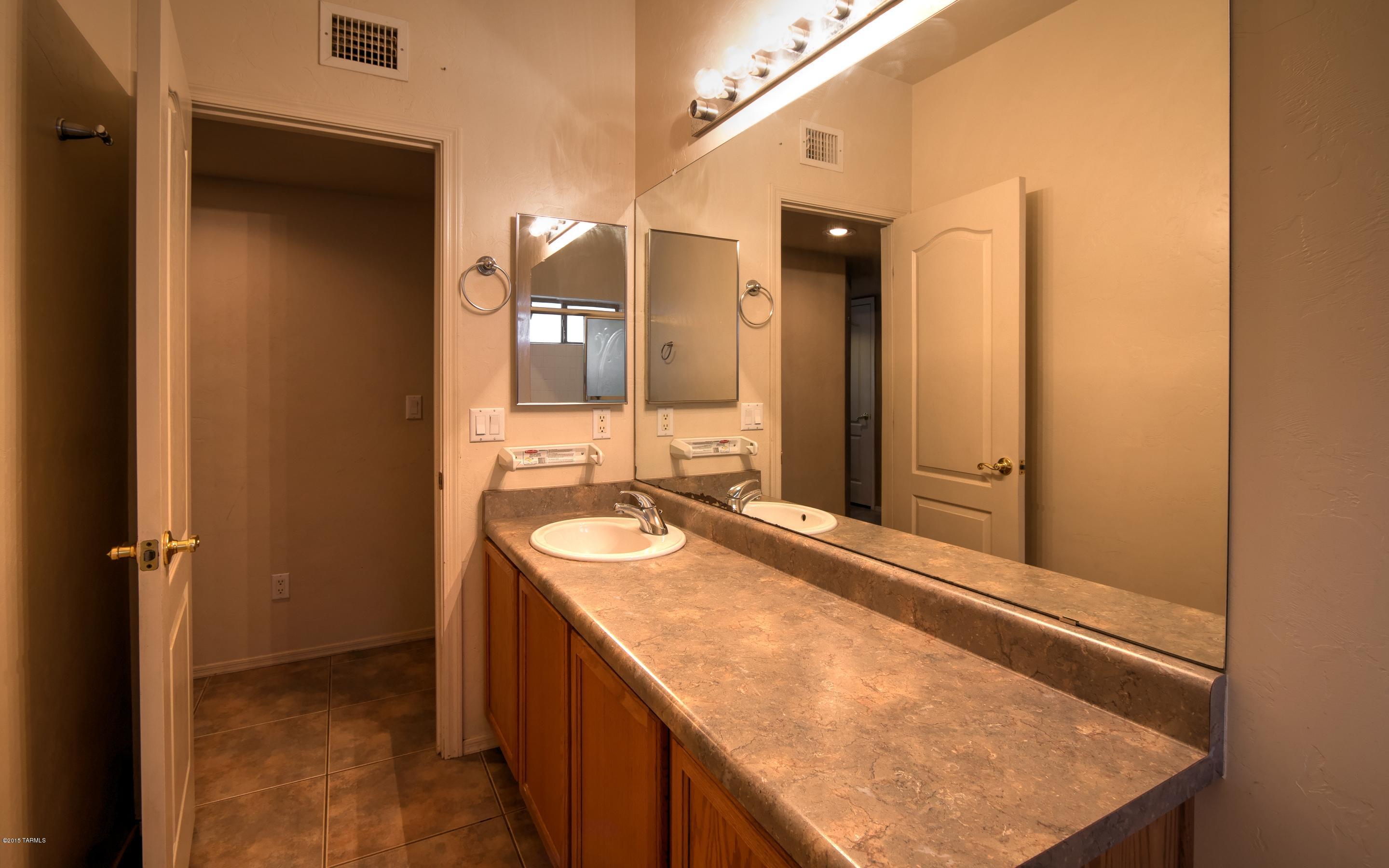 1494 N Camino Villa Bonita