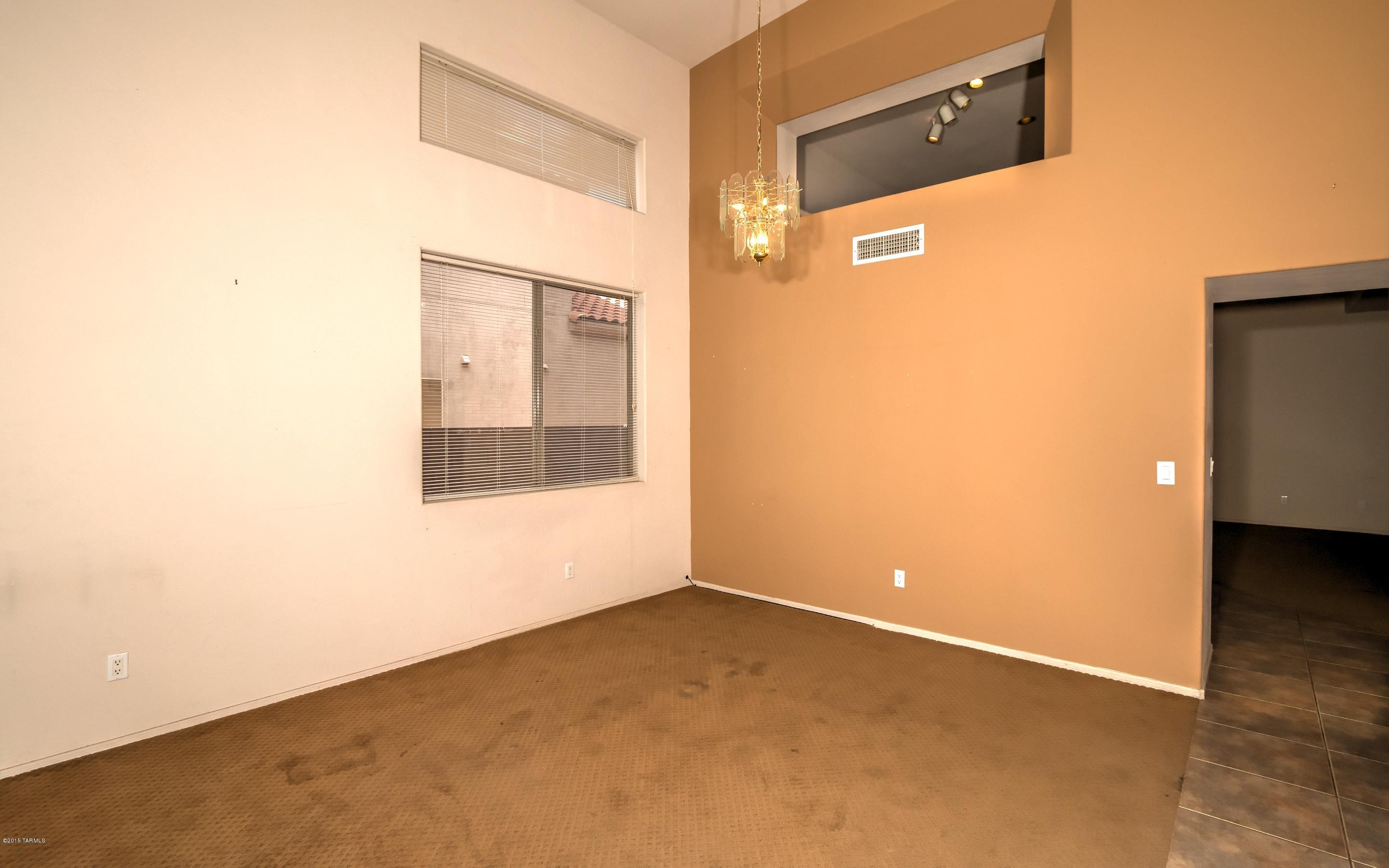 1494 N Camino Villa Bonita