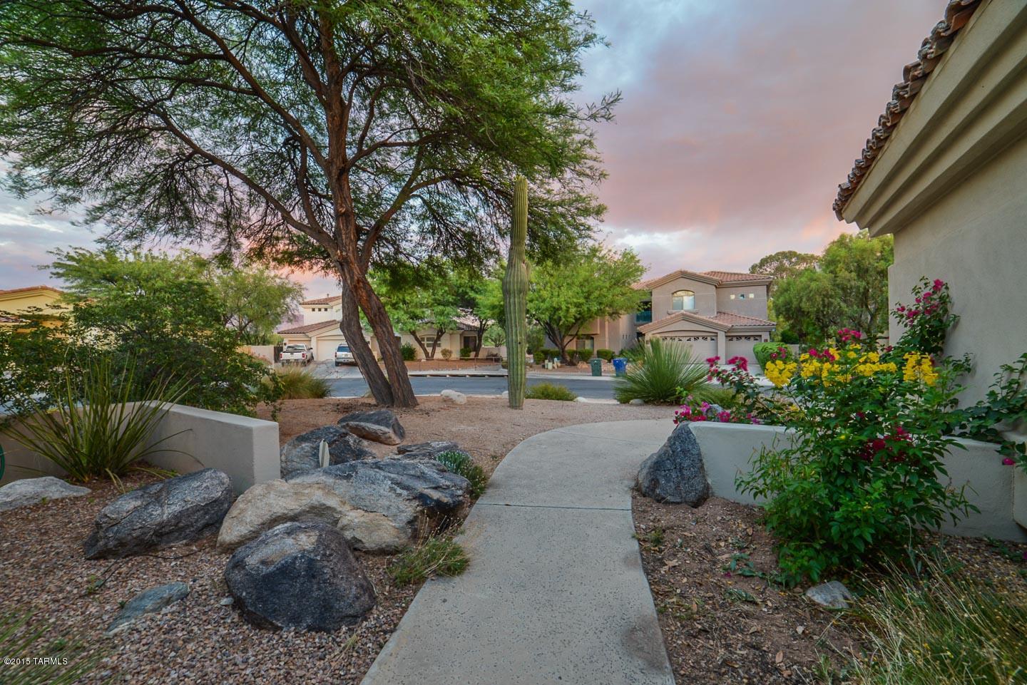 2241 N Catalina Vista Loop