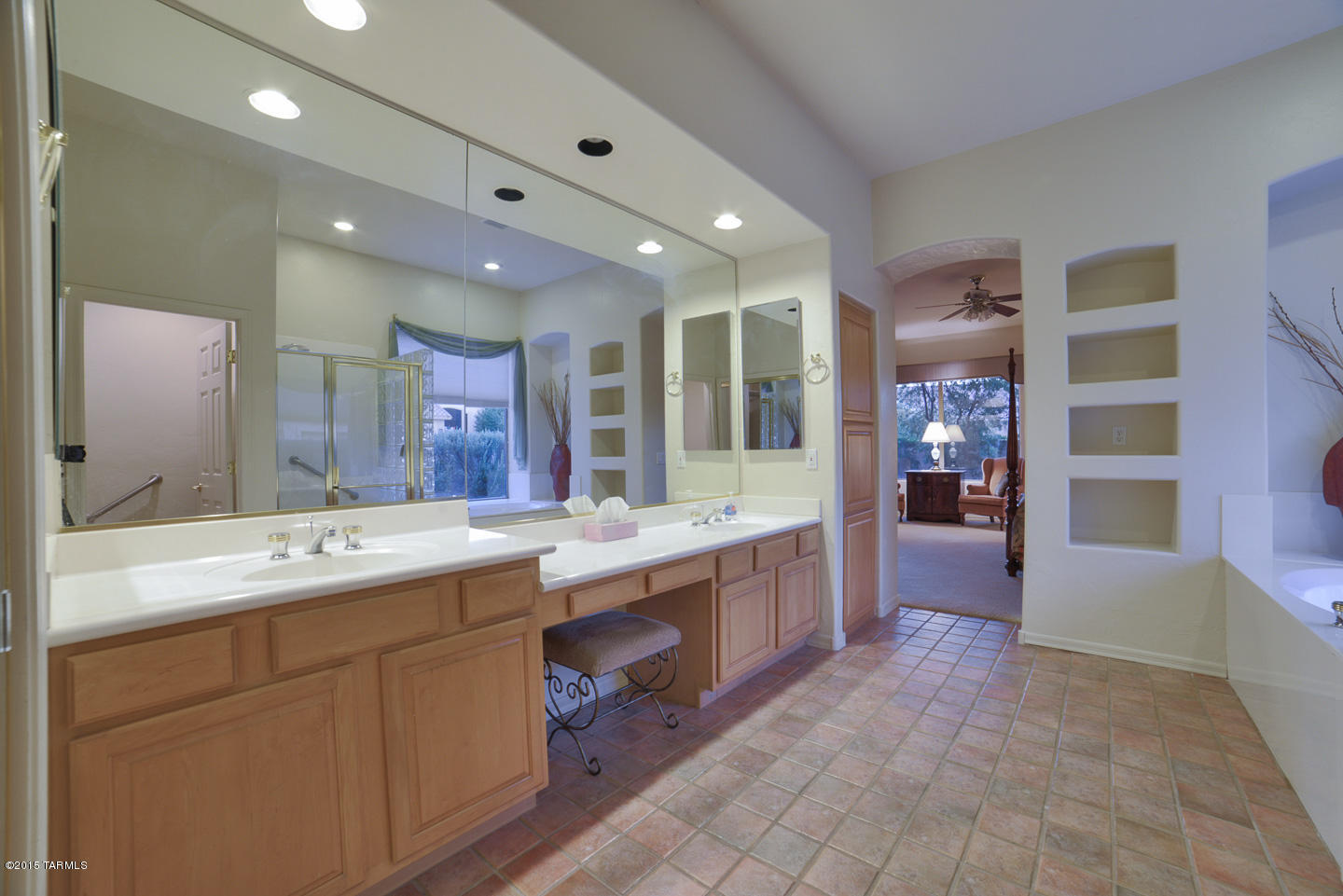 2241 N Catalina Vista Loop