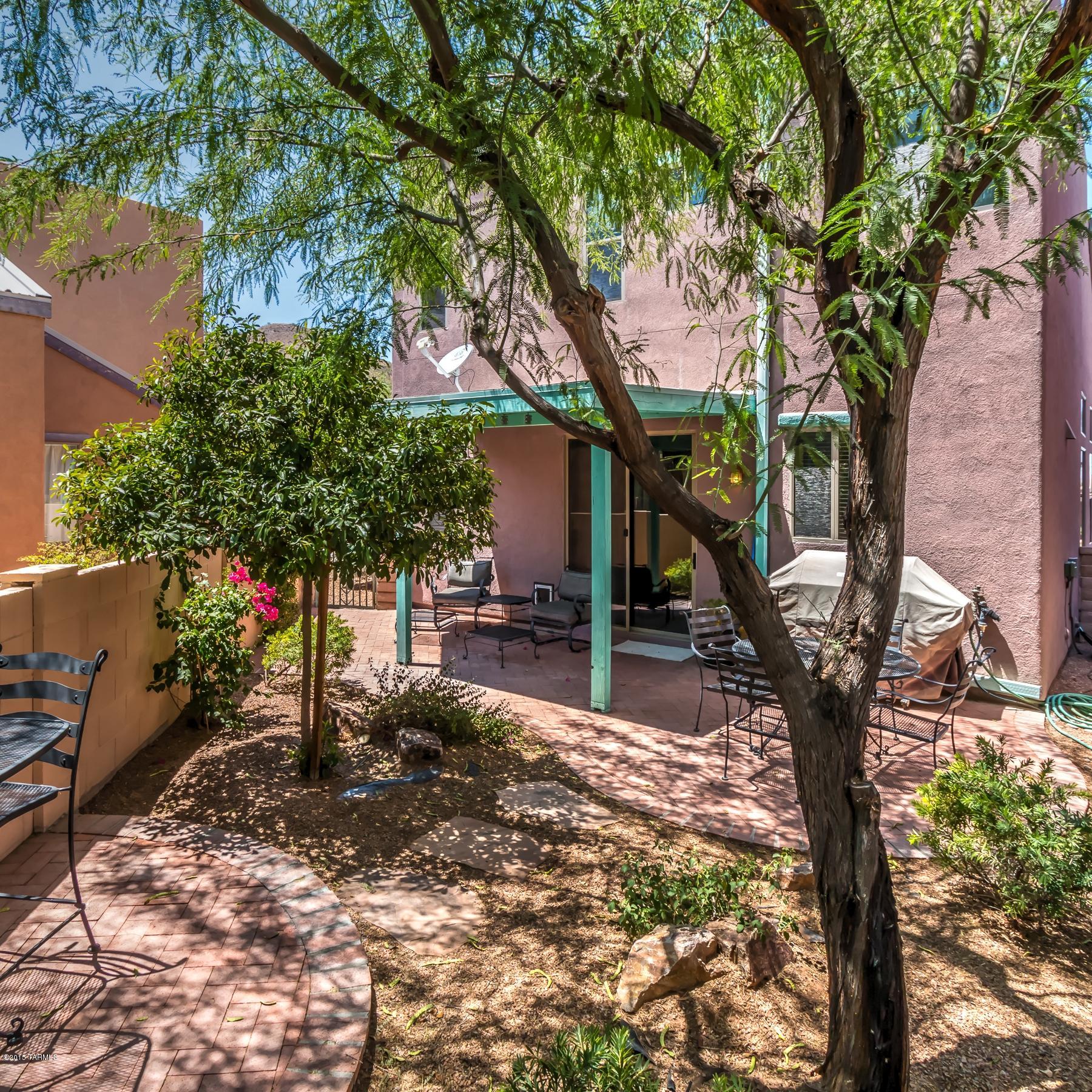 953 W Calle Carasol