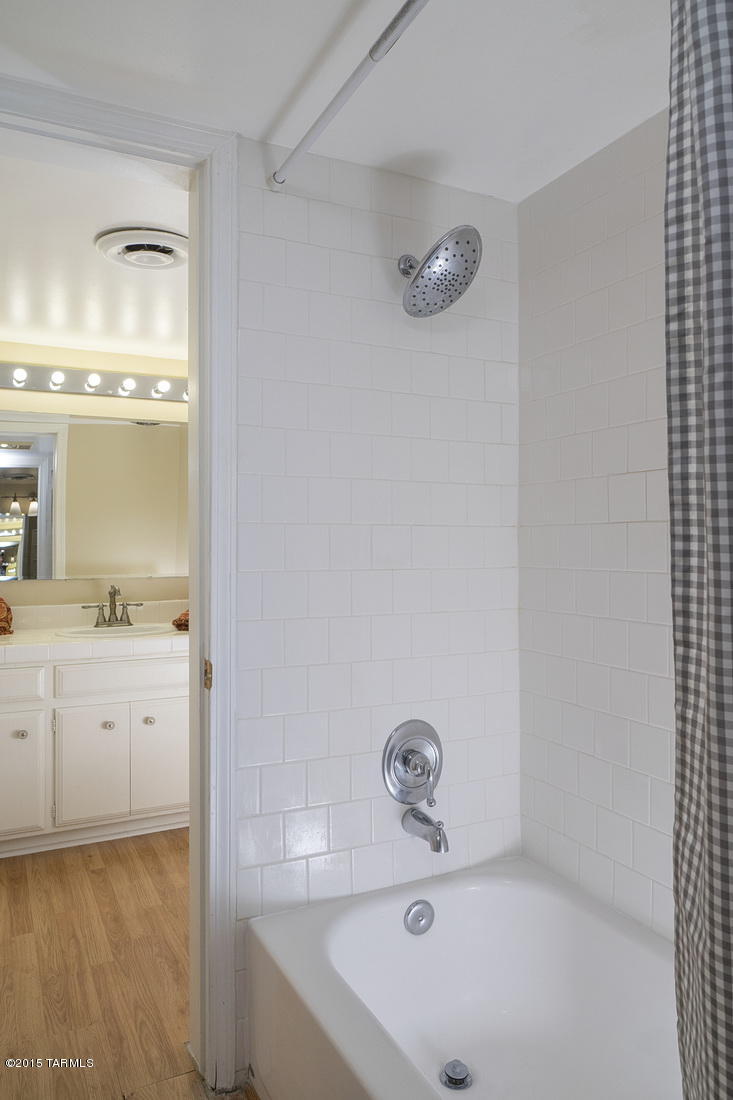 2820 E 6th Street Unit: 226