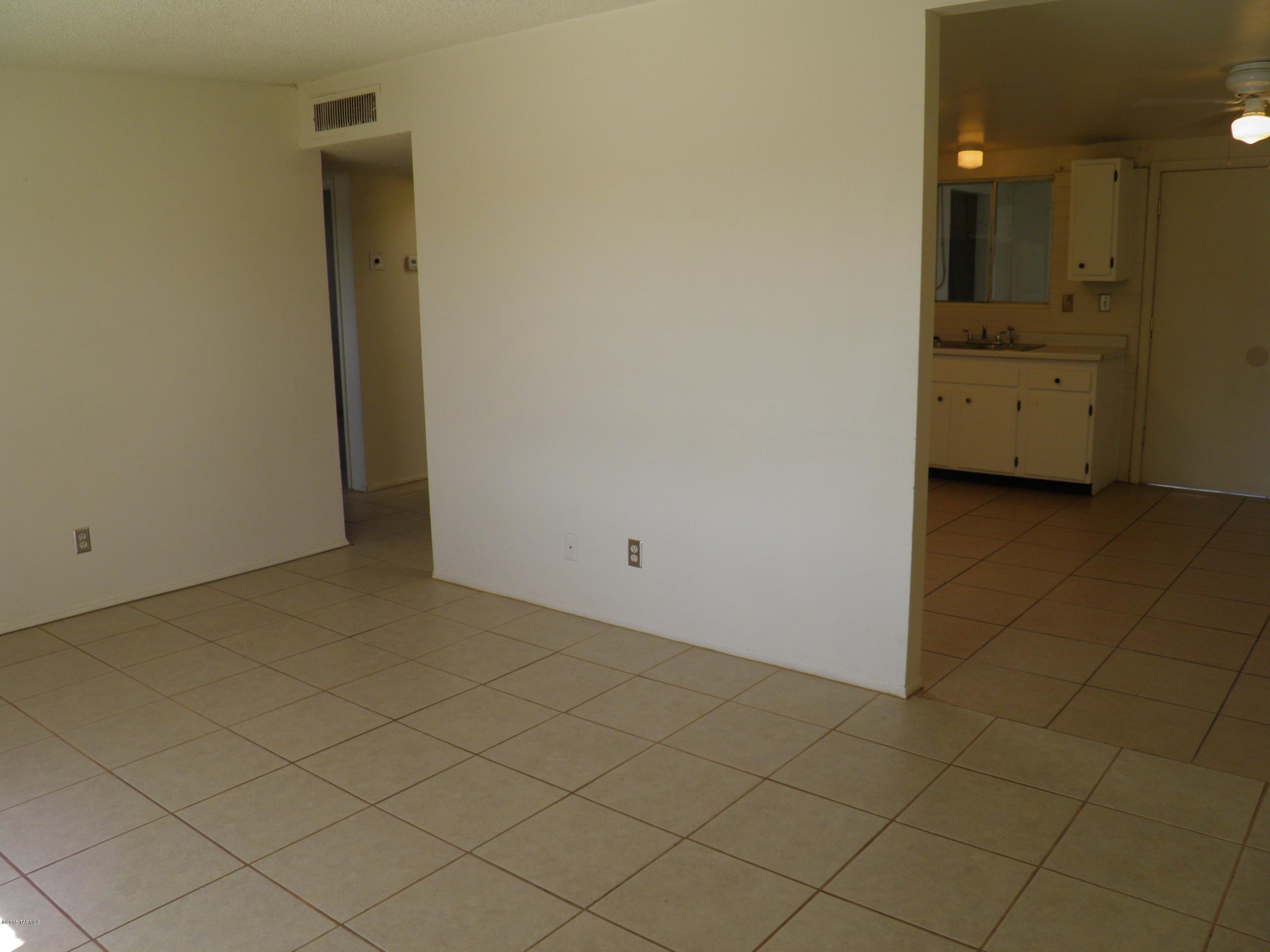 3605 E Ellington Place