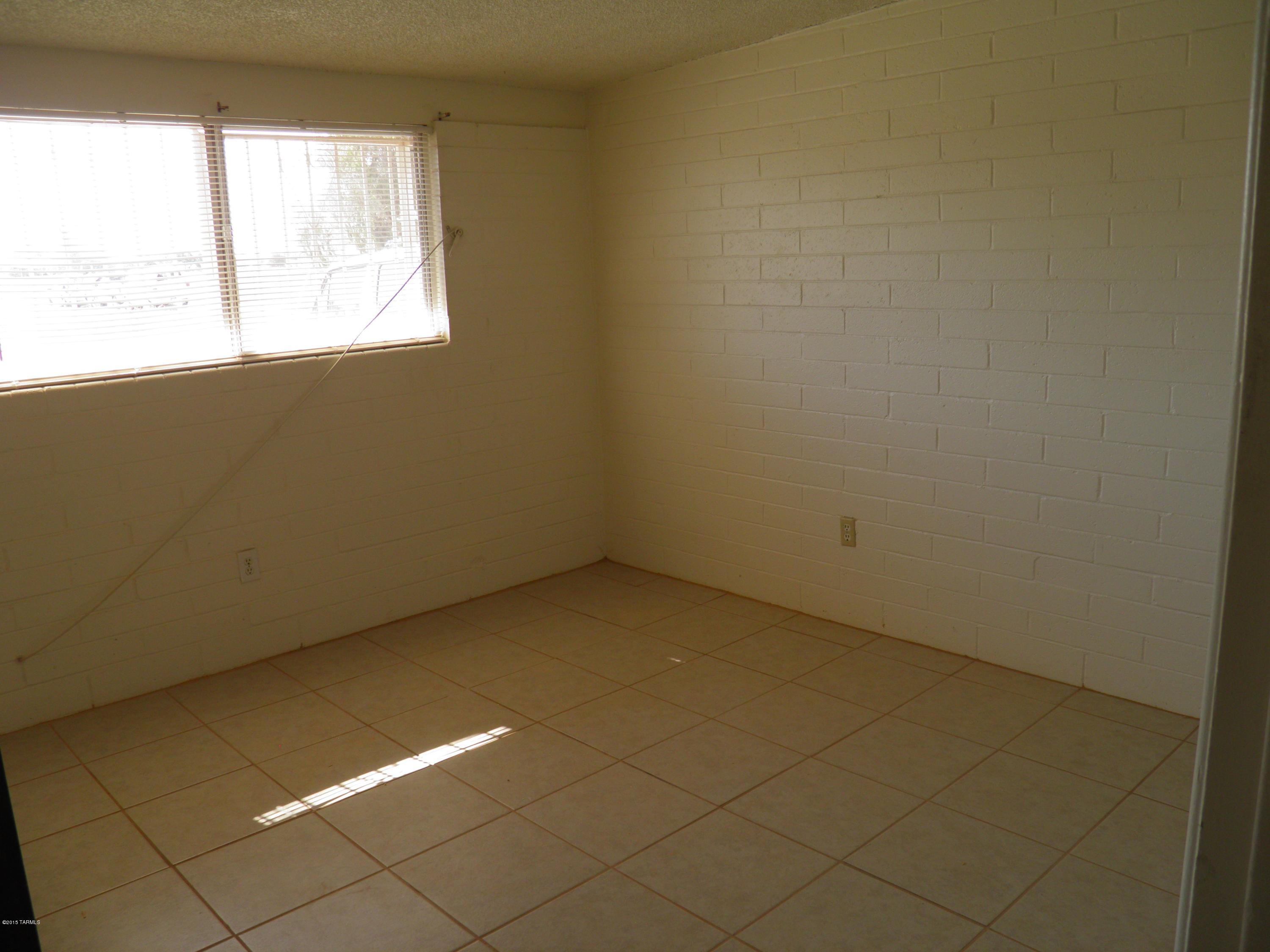 3605 E Ellington Place