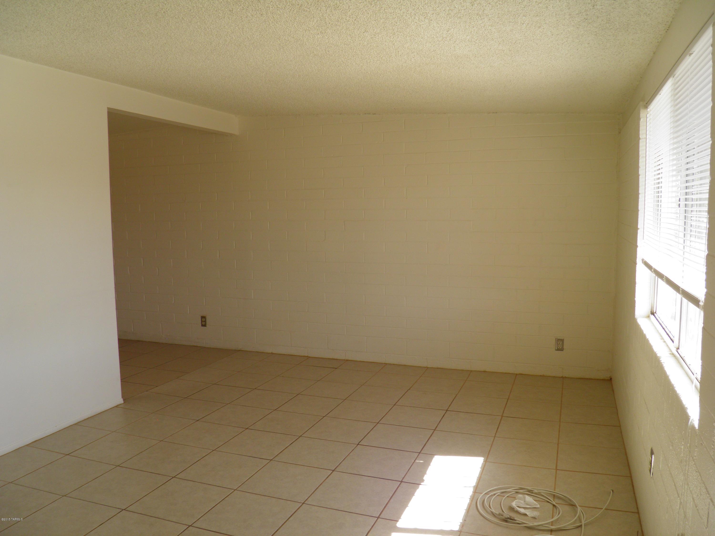 3605 E Ellington Place