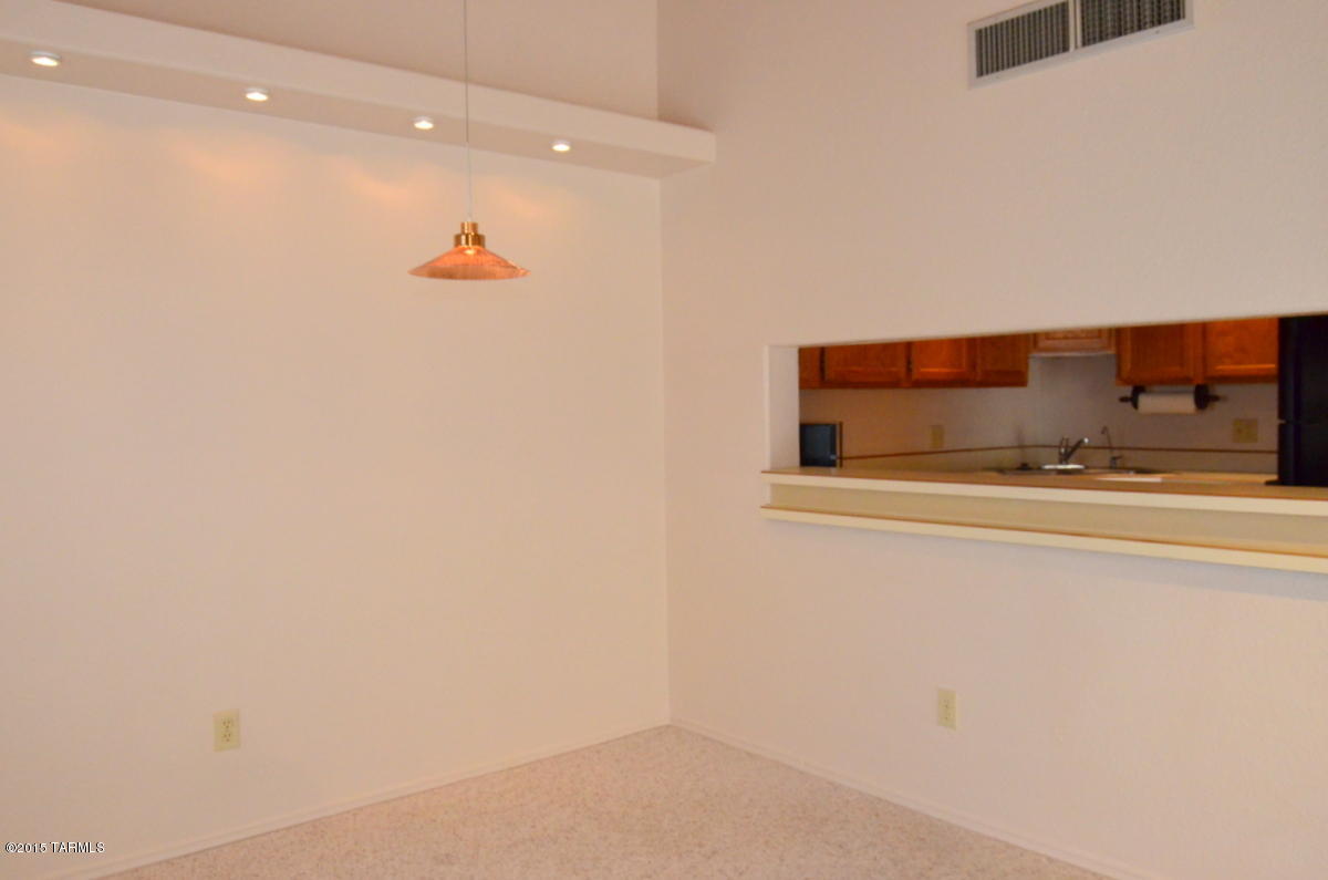 5313 N Calle del Rocio