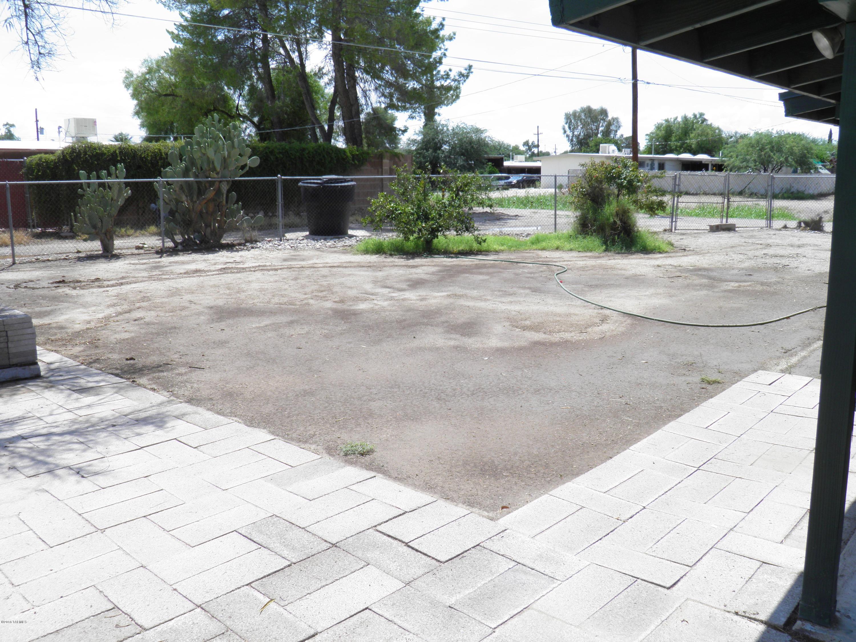 8420 E Louise Drive