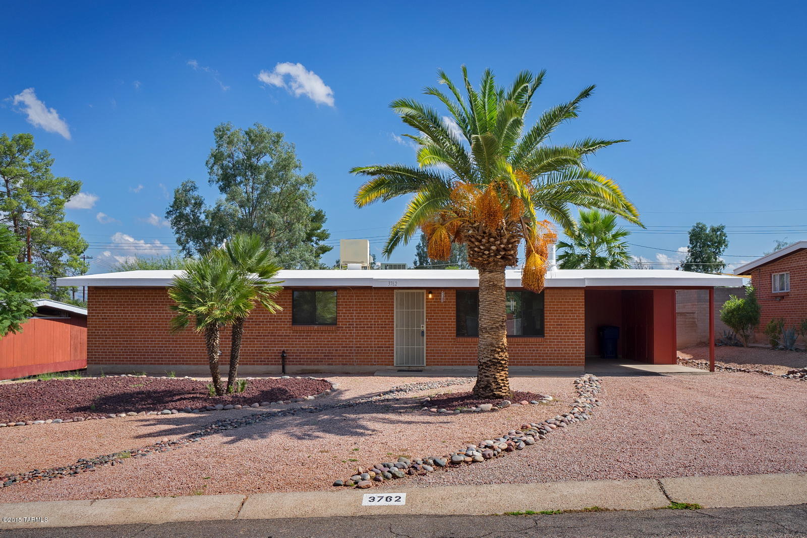 3762 N Cherry Avenue