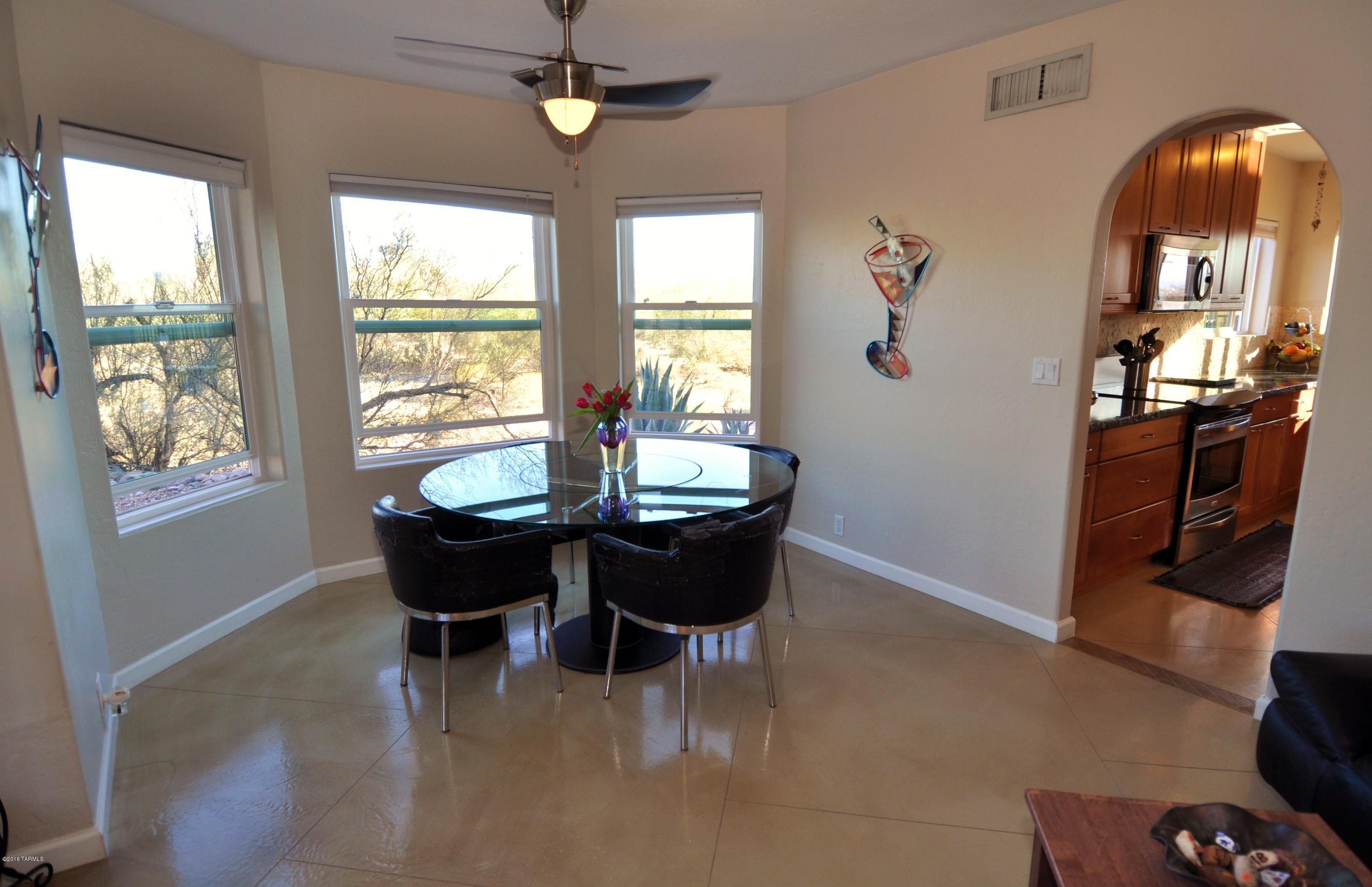 1561 W Las Lomitas Road