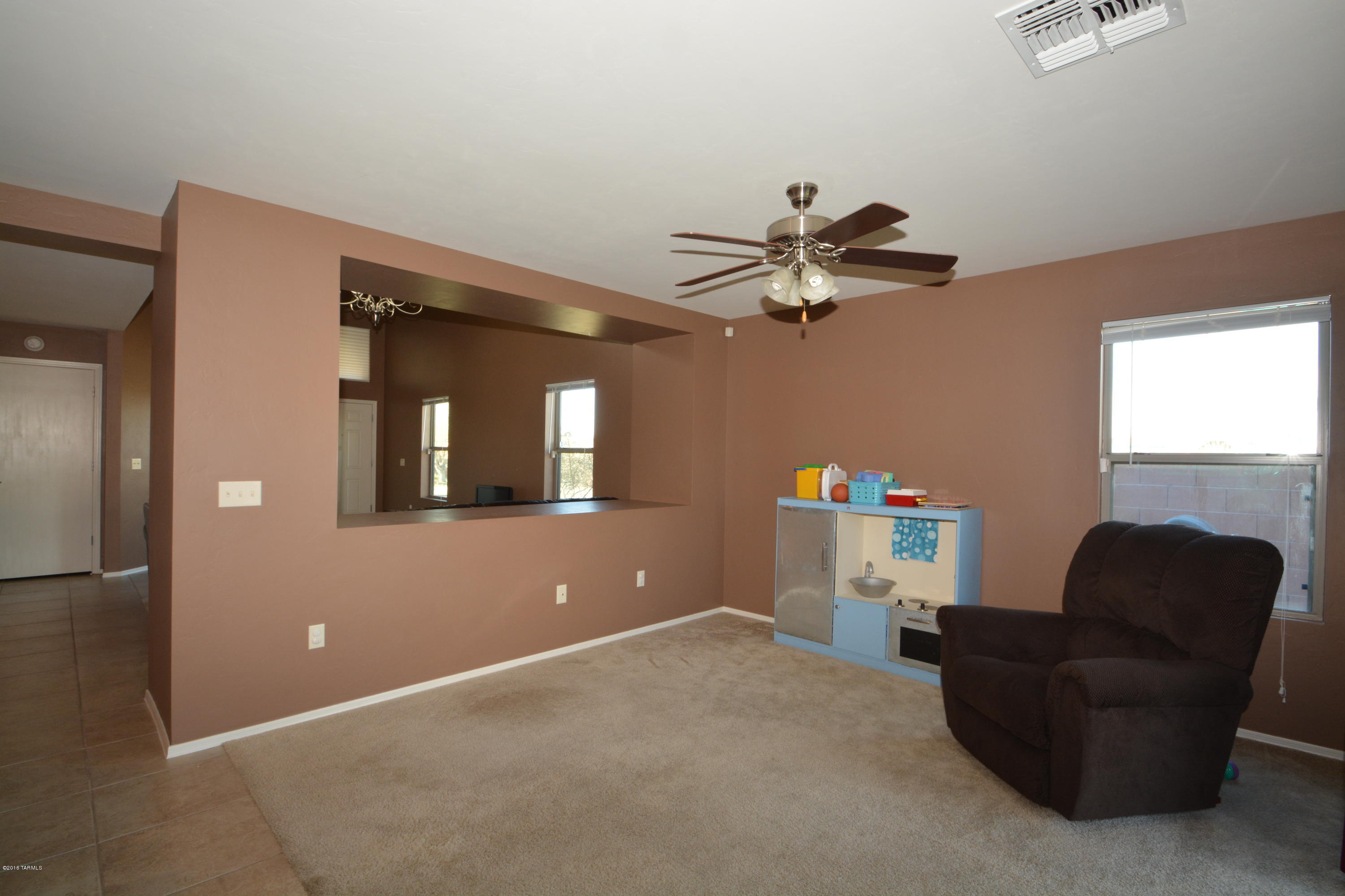 2407 E Camino Malcote