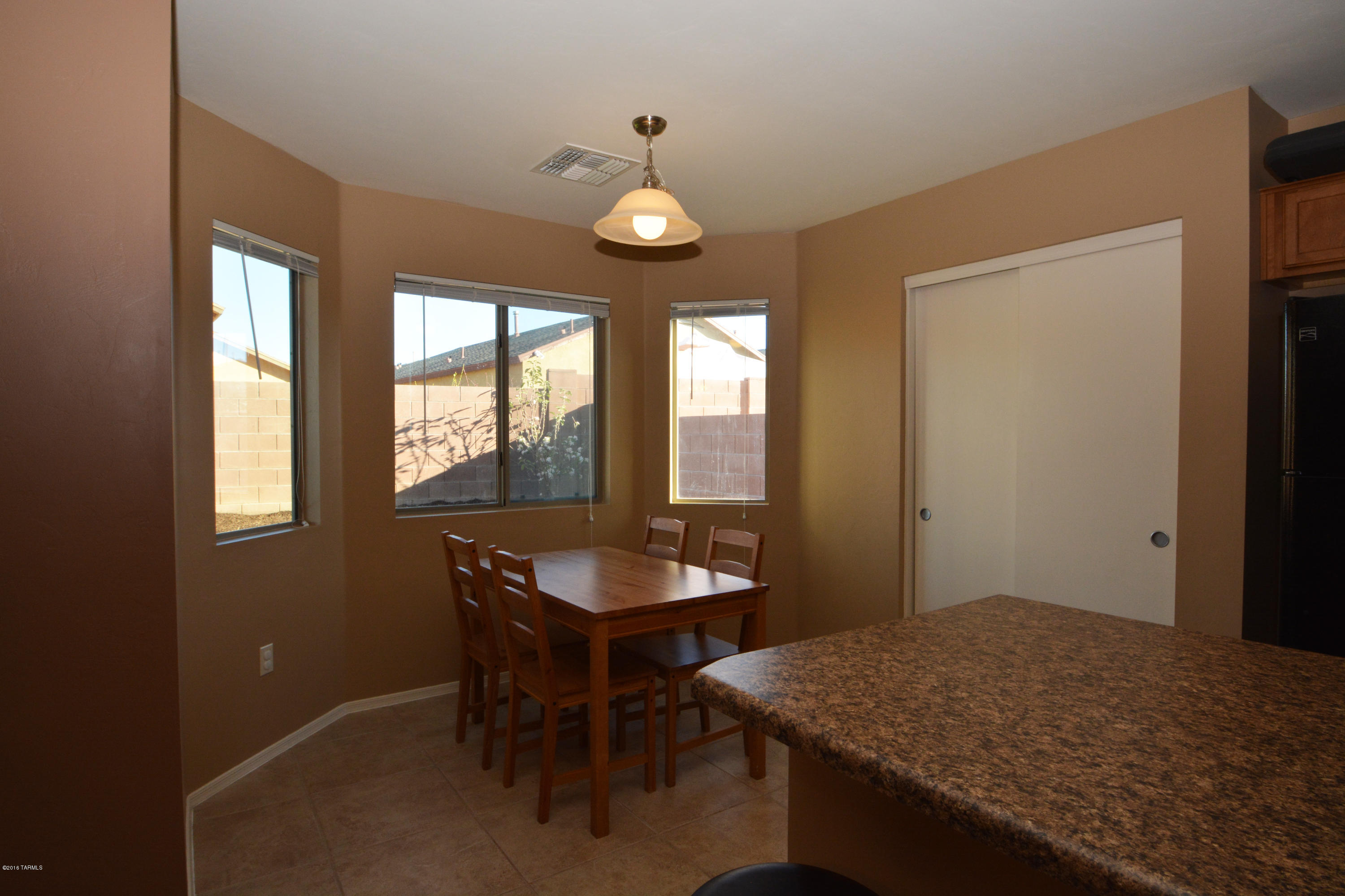 2407 E Camino Malcote