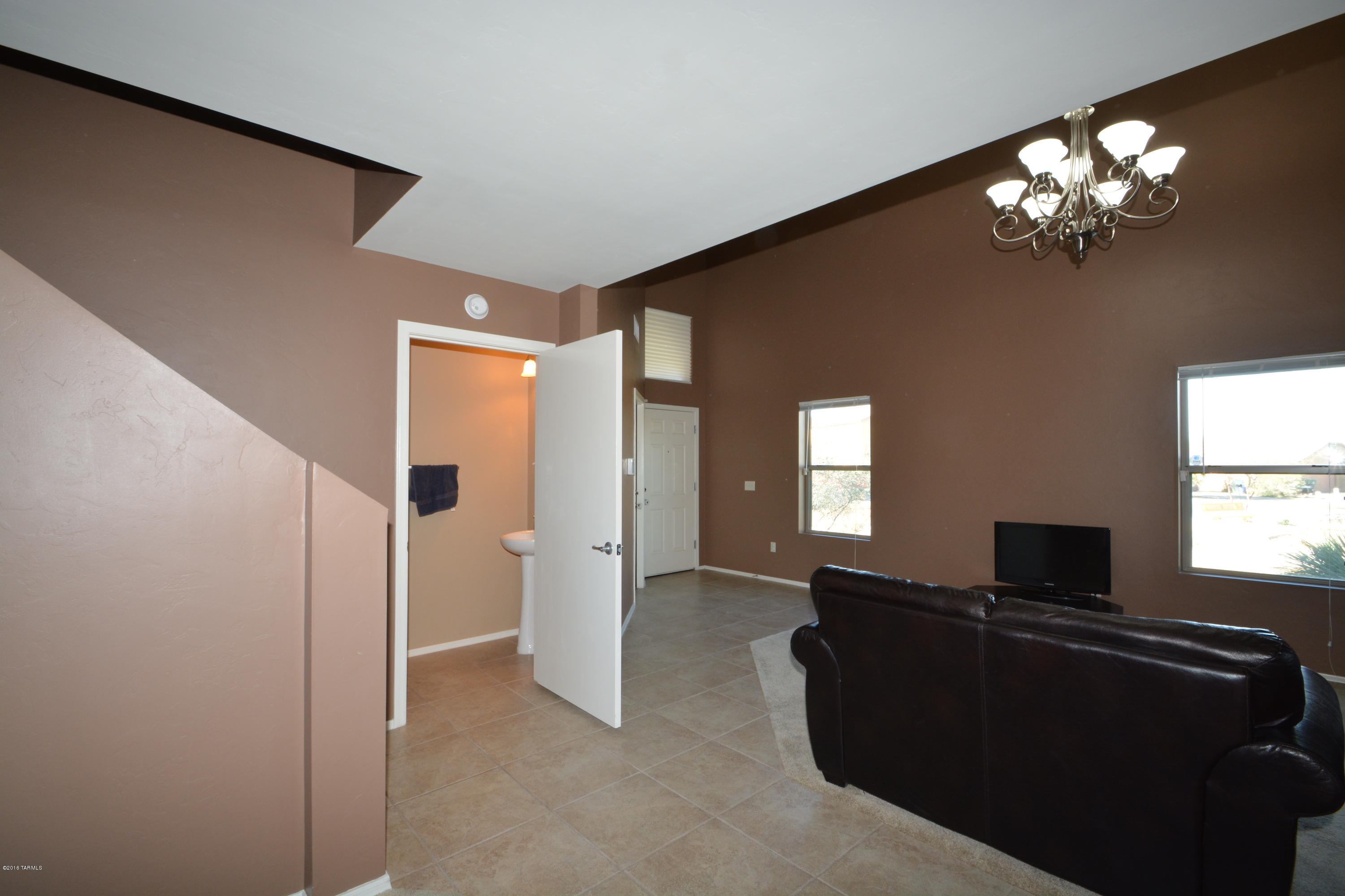 2407 E Camino Malcote
