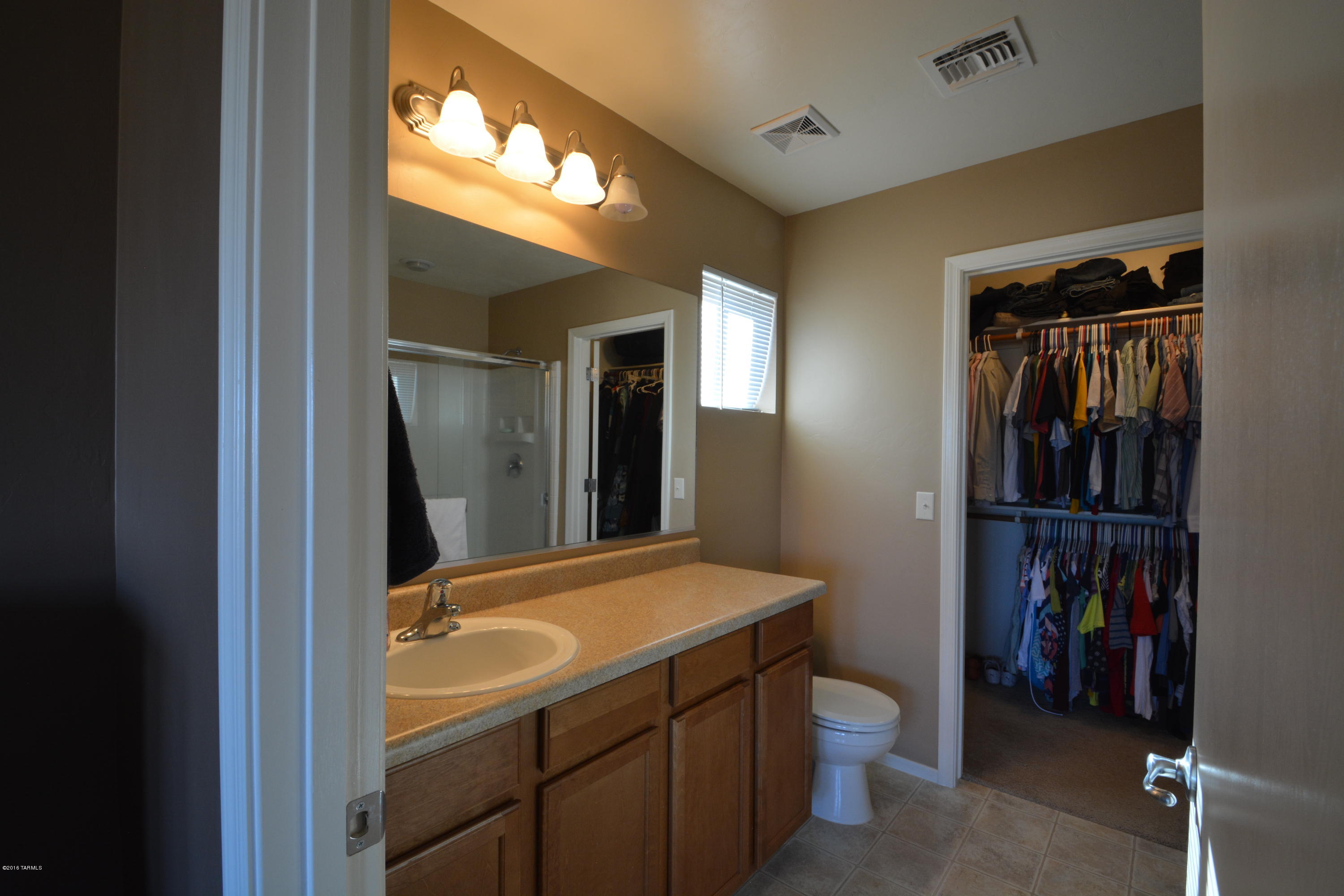 2407 E Camino Malcote