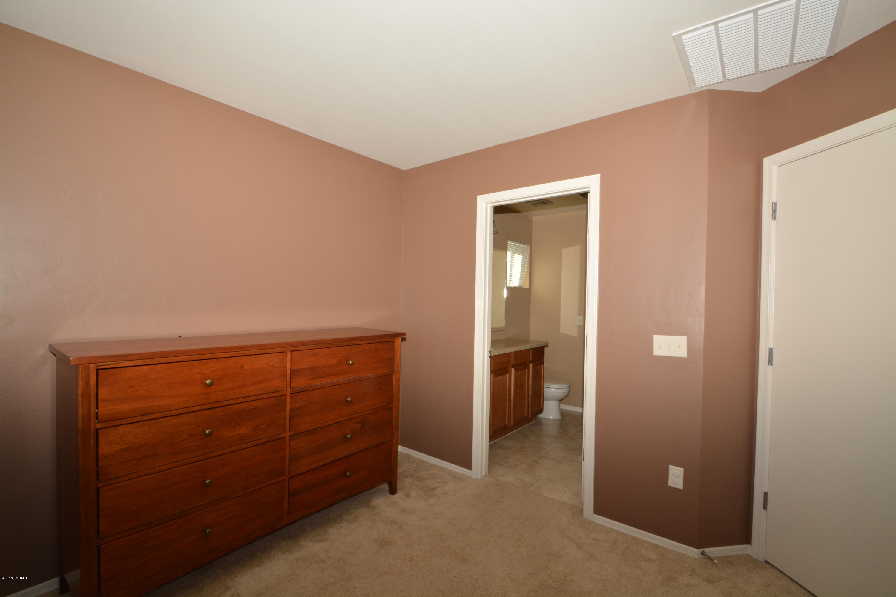 2407 E Camino Malcote