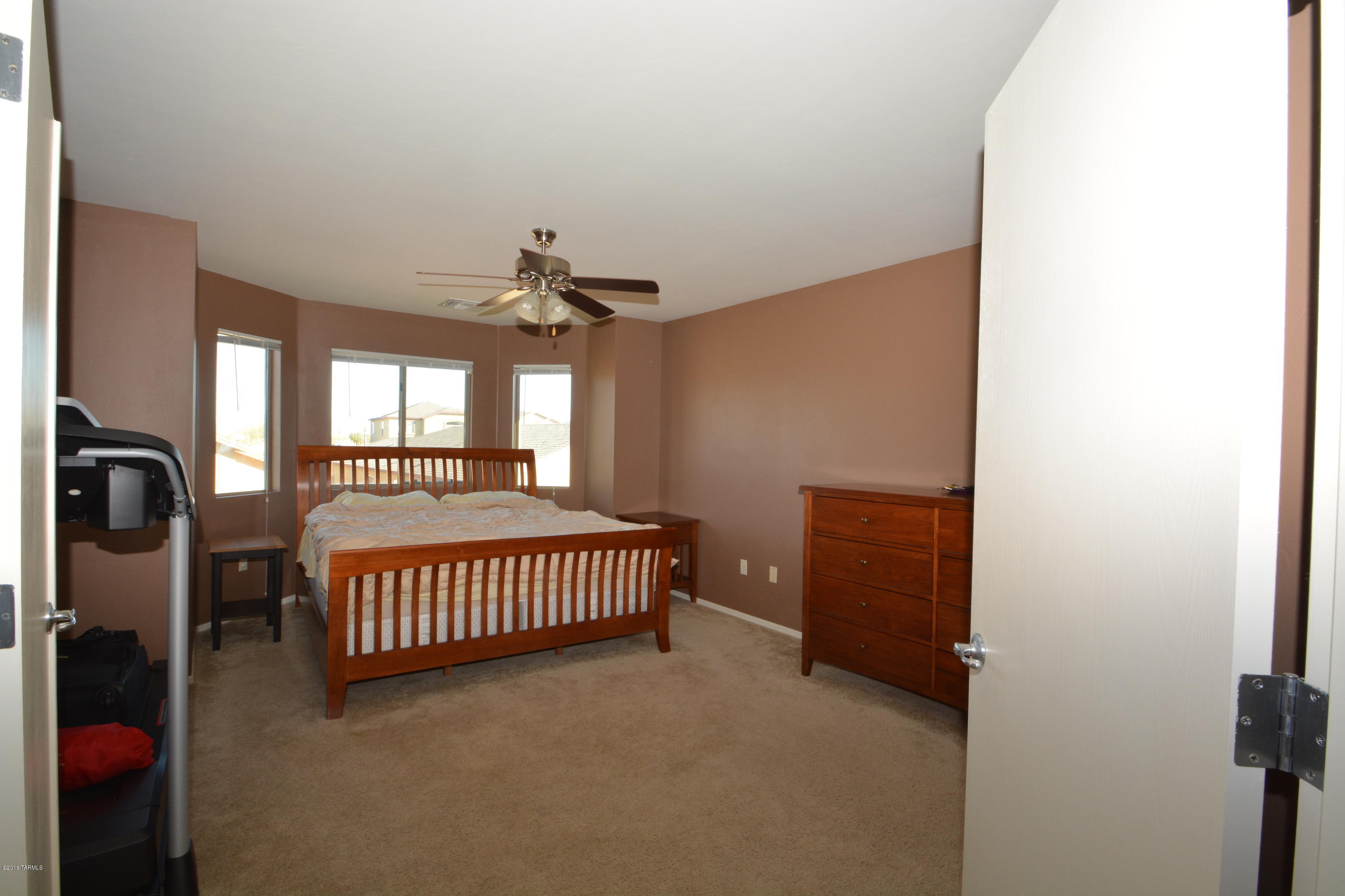 2407 E Camino Malcote