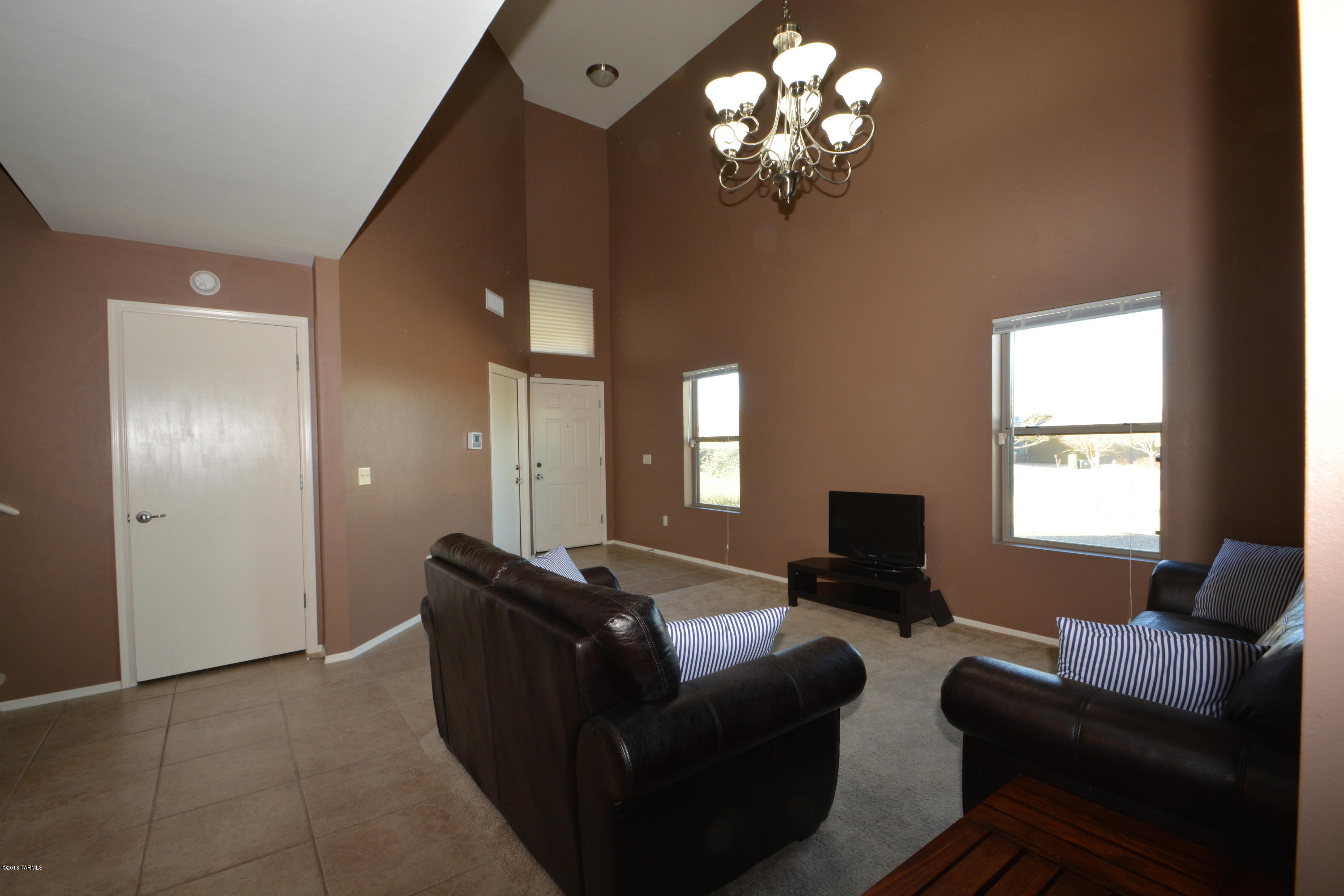2407 E Camino Malcote