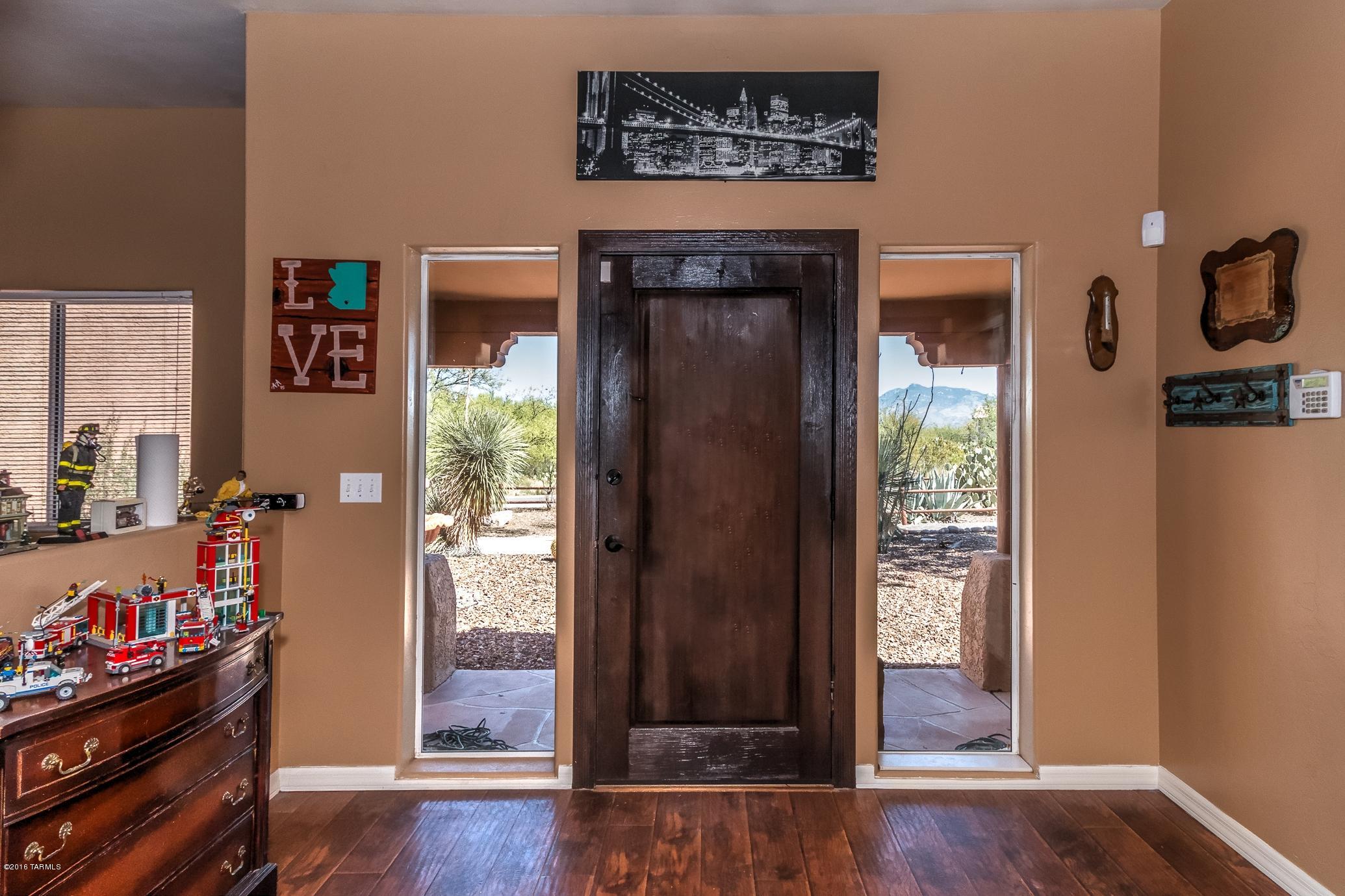 981 N Darlene Drive