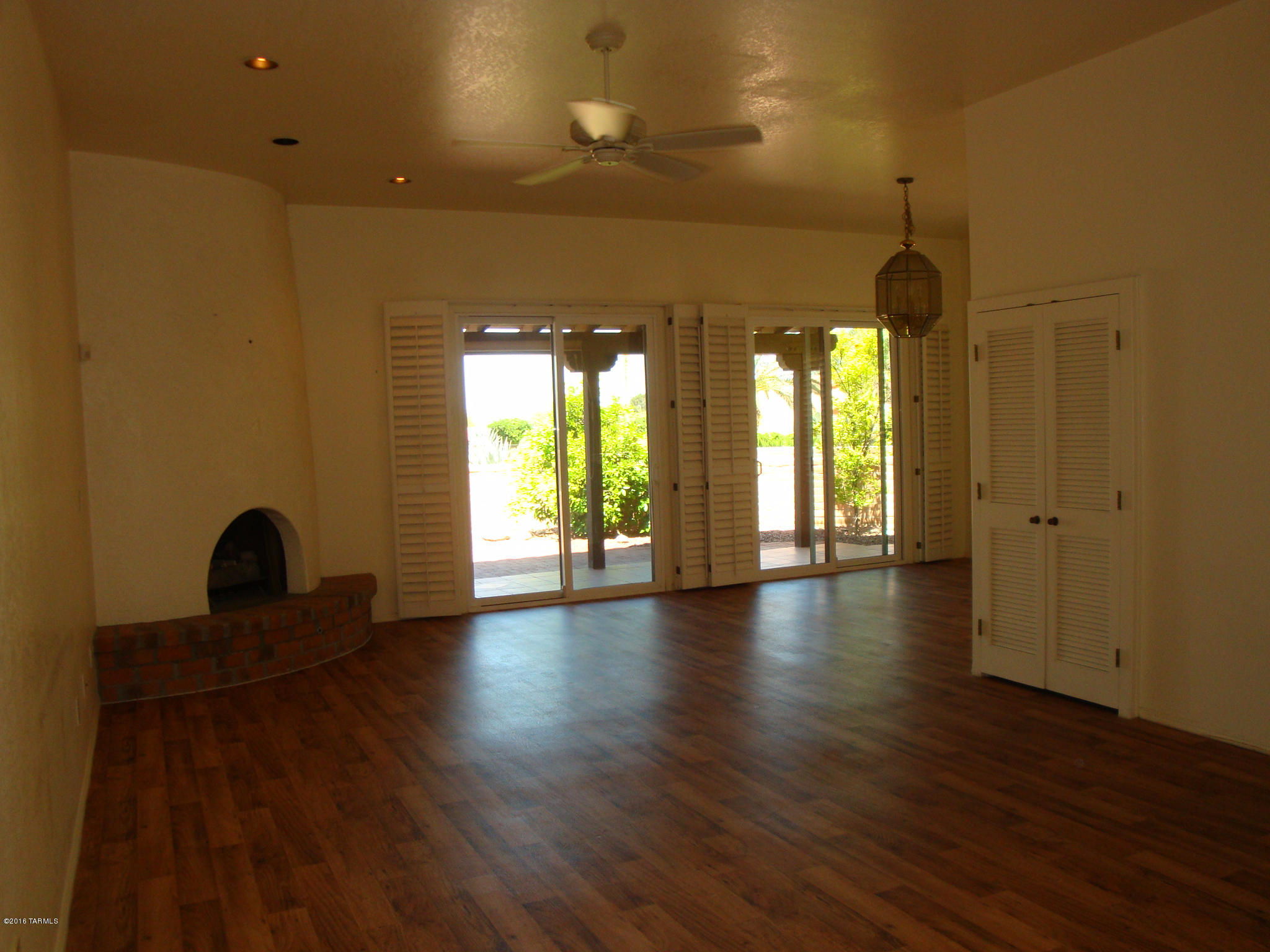 4441 N Camino Ferreo