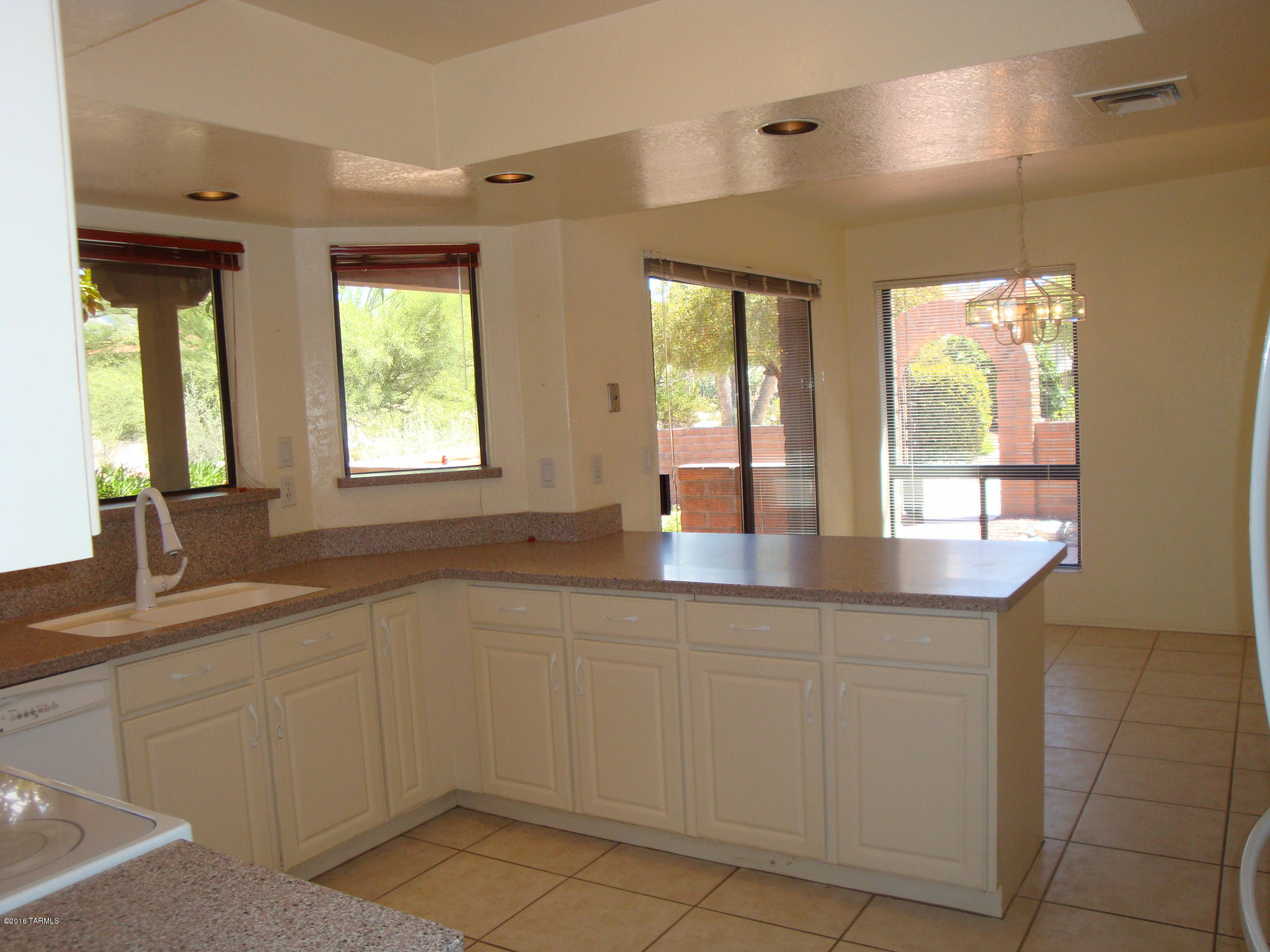 4441 N Camino Ferreo