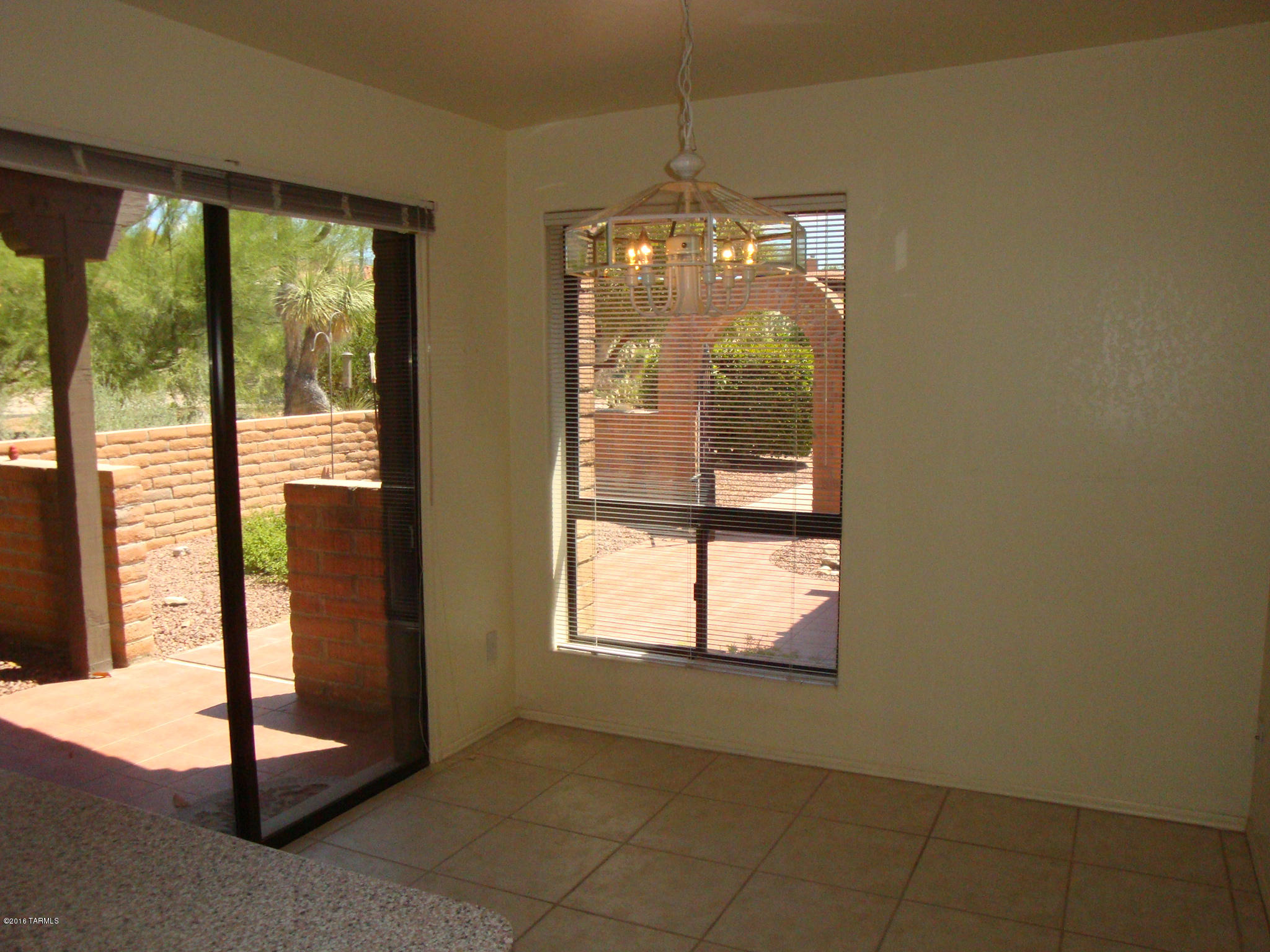 4441 N Camino Ferreo