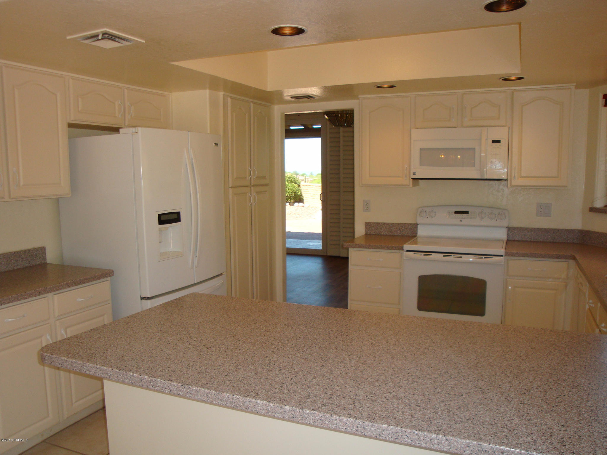 4441 N Camino Ferreo