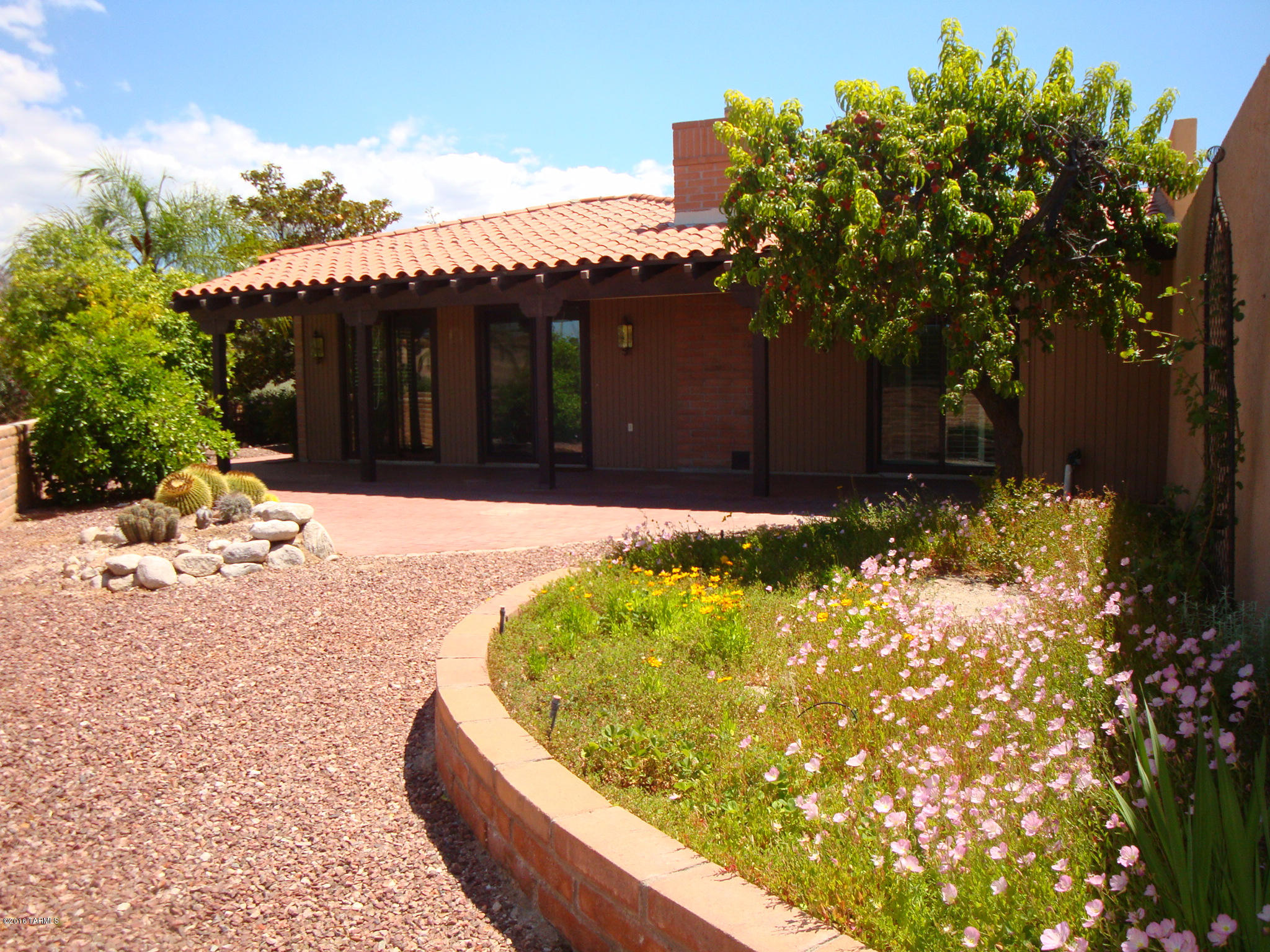 4441 N Camino Ferreo