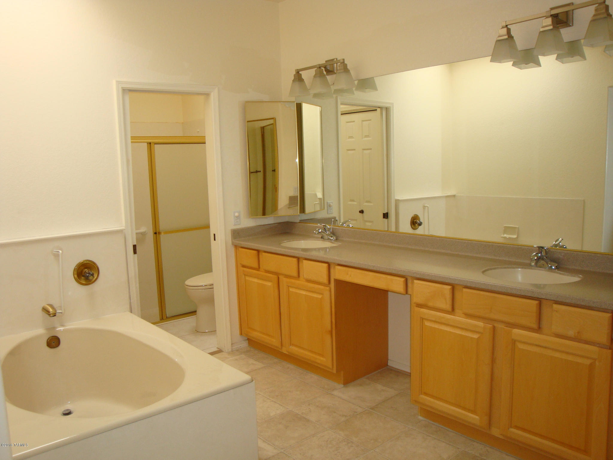 4441 N Camino Ferreo