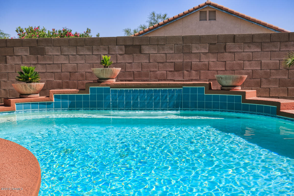 8117 E Pima Ridge Drive