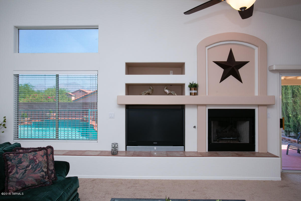 8117 E Pima Ridge Drive