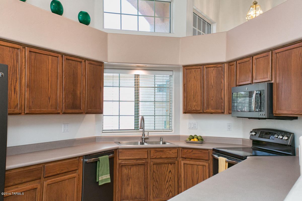 8117 E Pima Ridge Drive