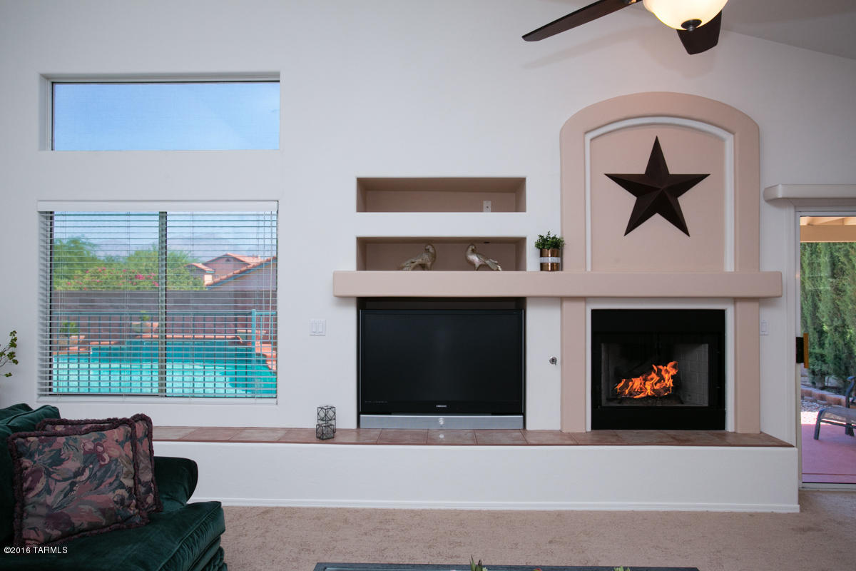 8117 E Pima Ridge Drive