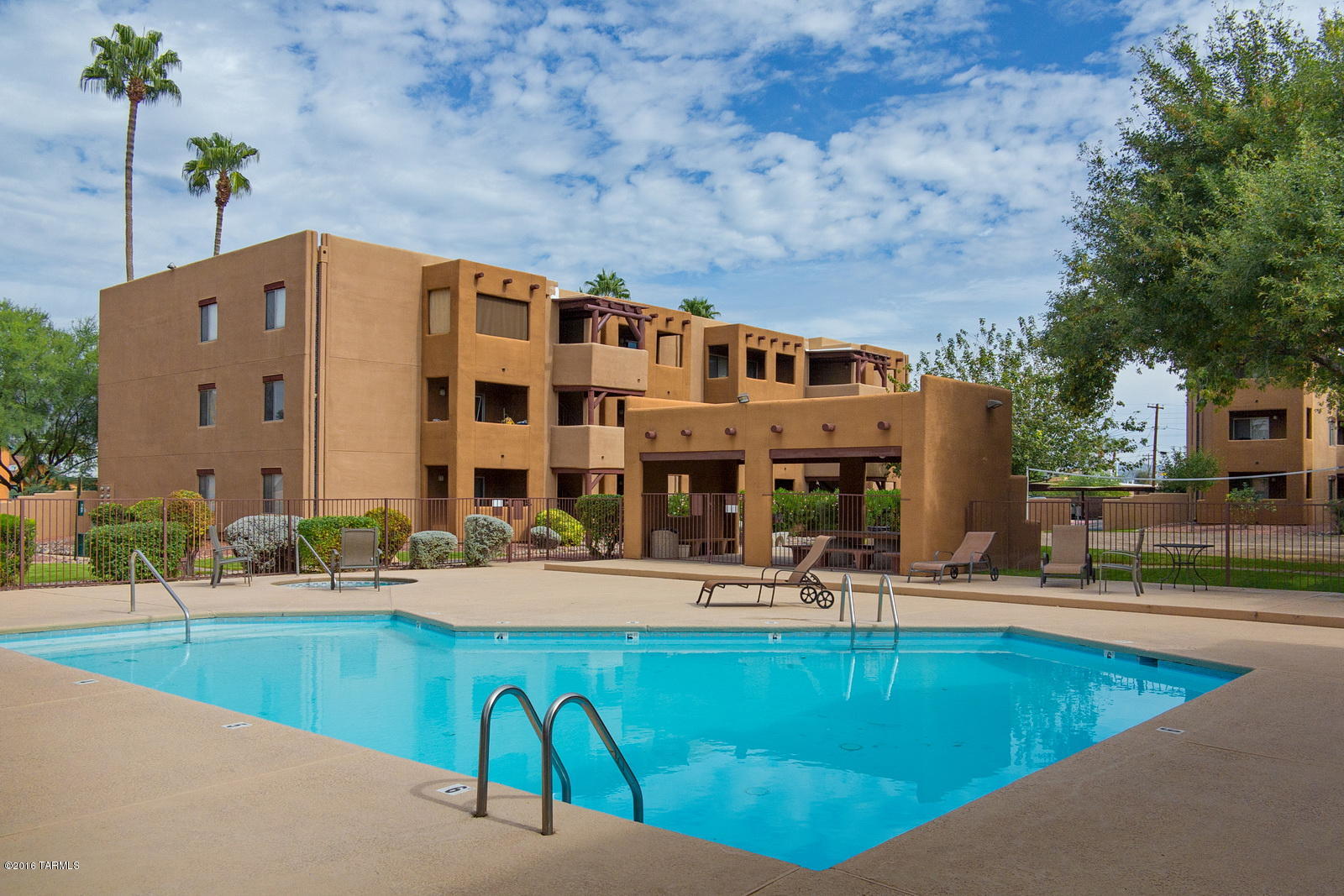 1810 E Blacklidge Drive Unit: 420