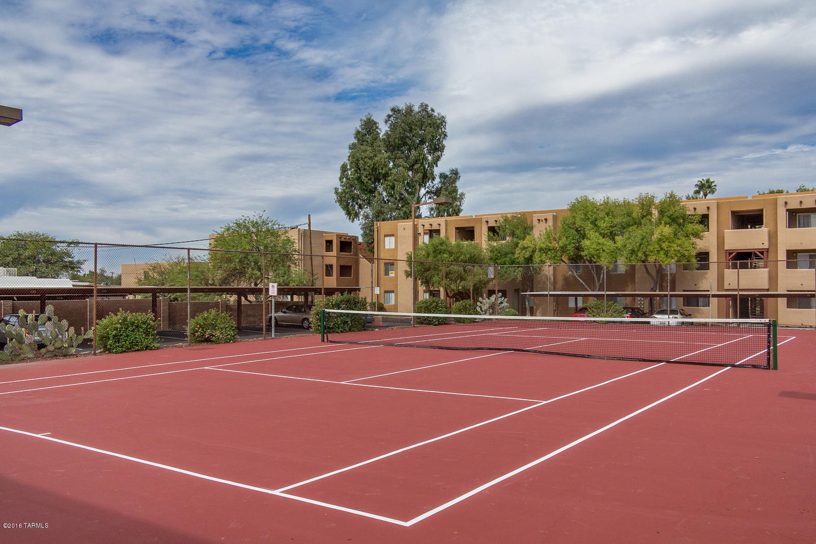 1810 E Blacklidge Drive Unit: 420