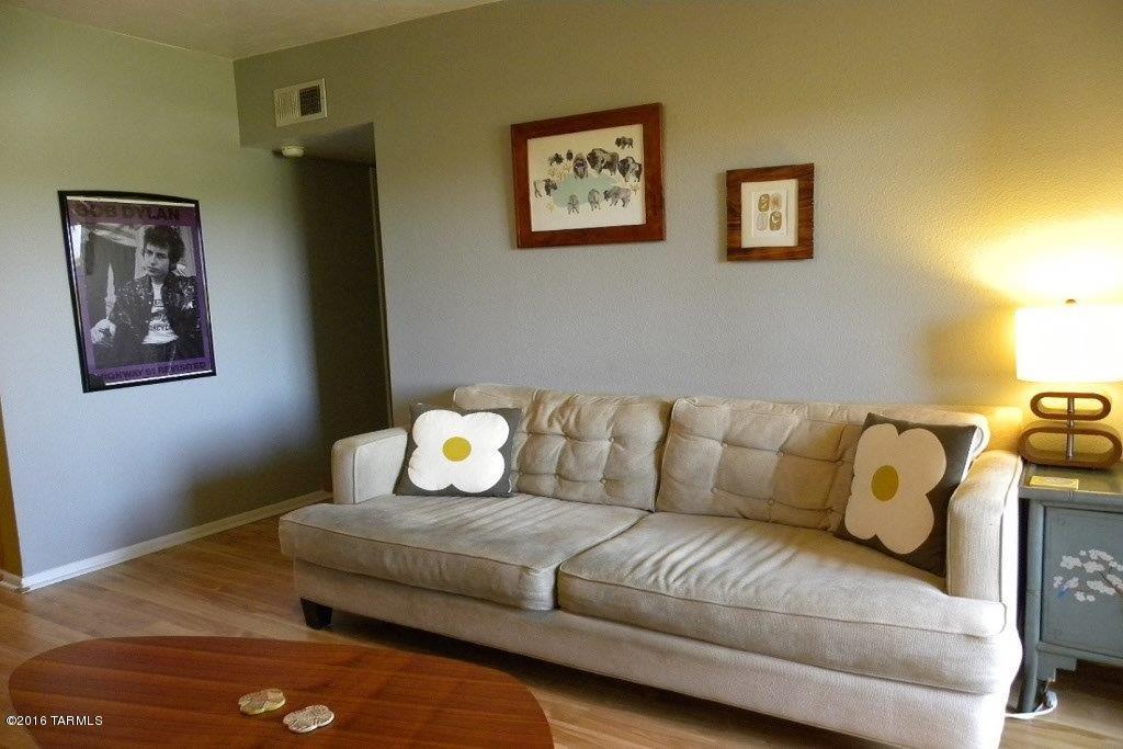 1810 E Blacklidge Drive Unit: 420