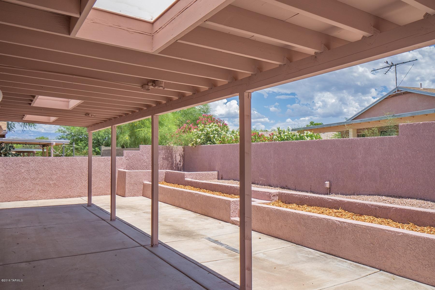 8885 E Fruit Tree Drive