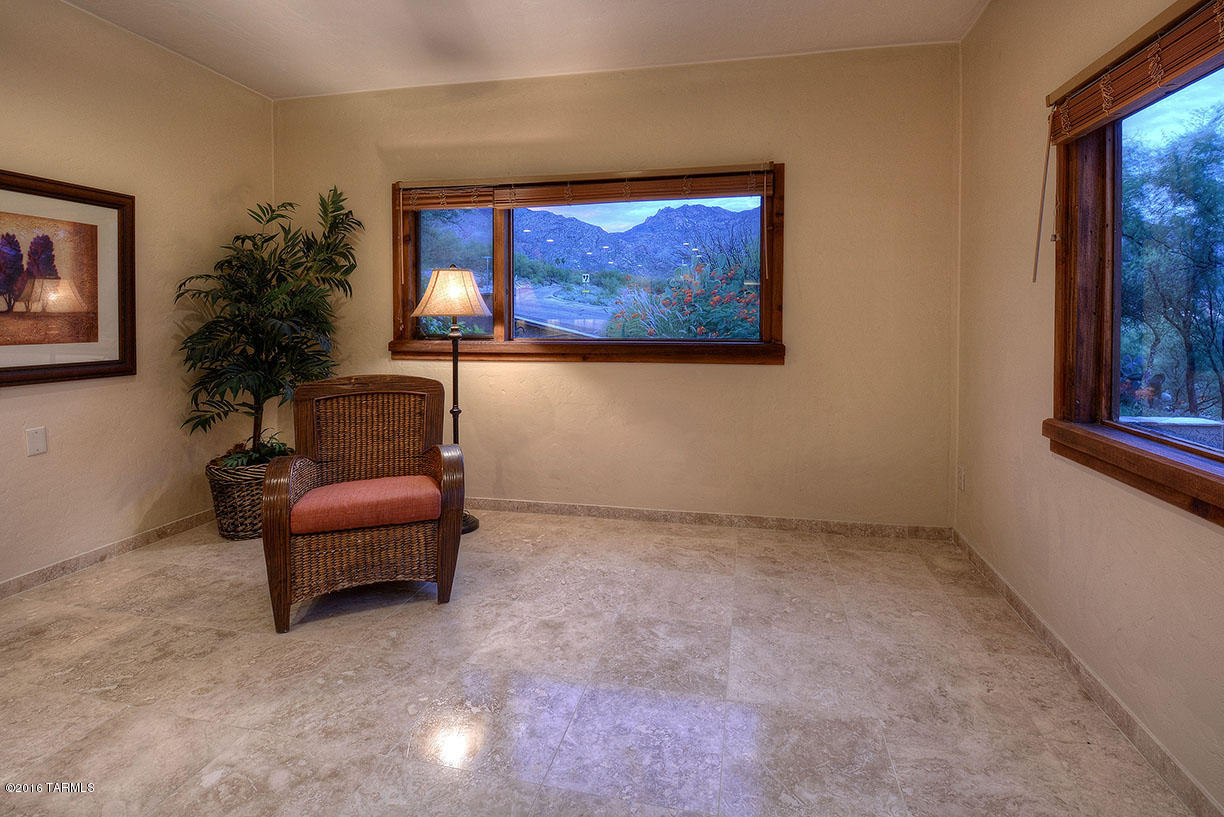 6164 E Paseo Cimarron