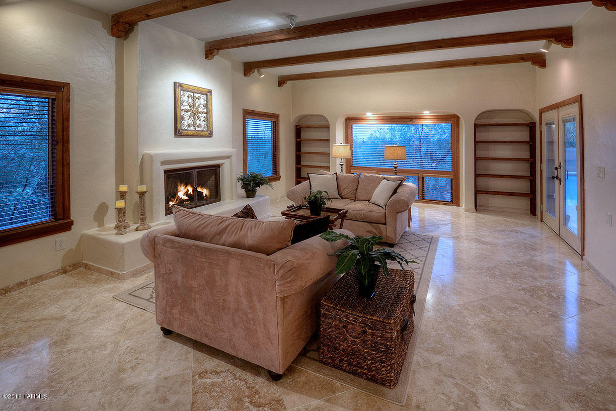 6164 E Paseo Cimarron