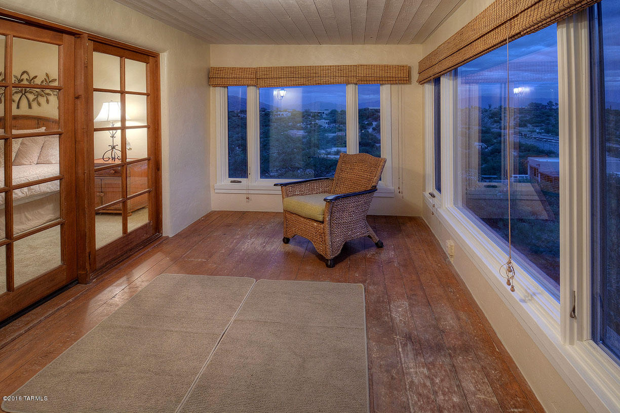 6164 E Paseo Cimarron