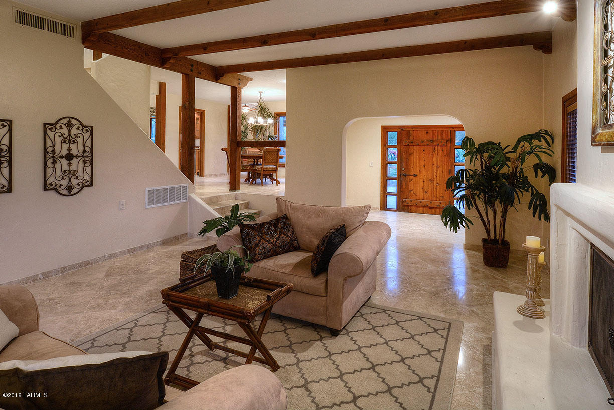6164 E Paseo Cimarron