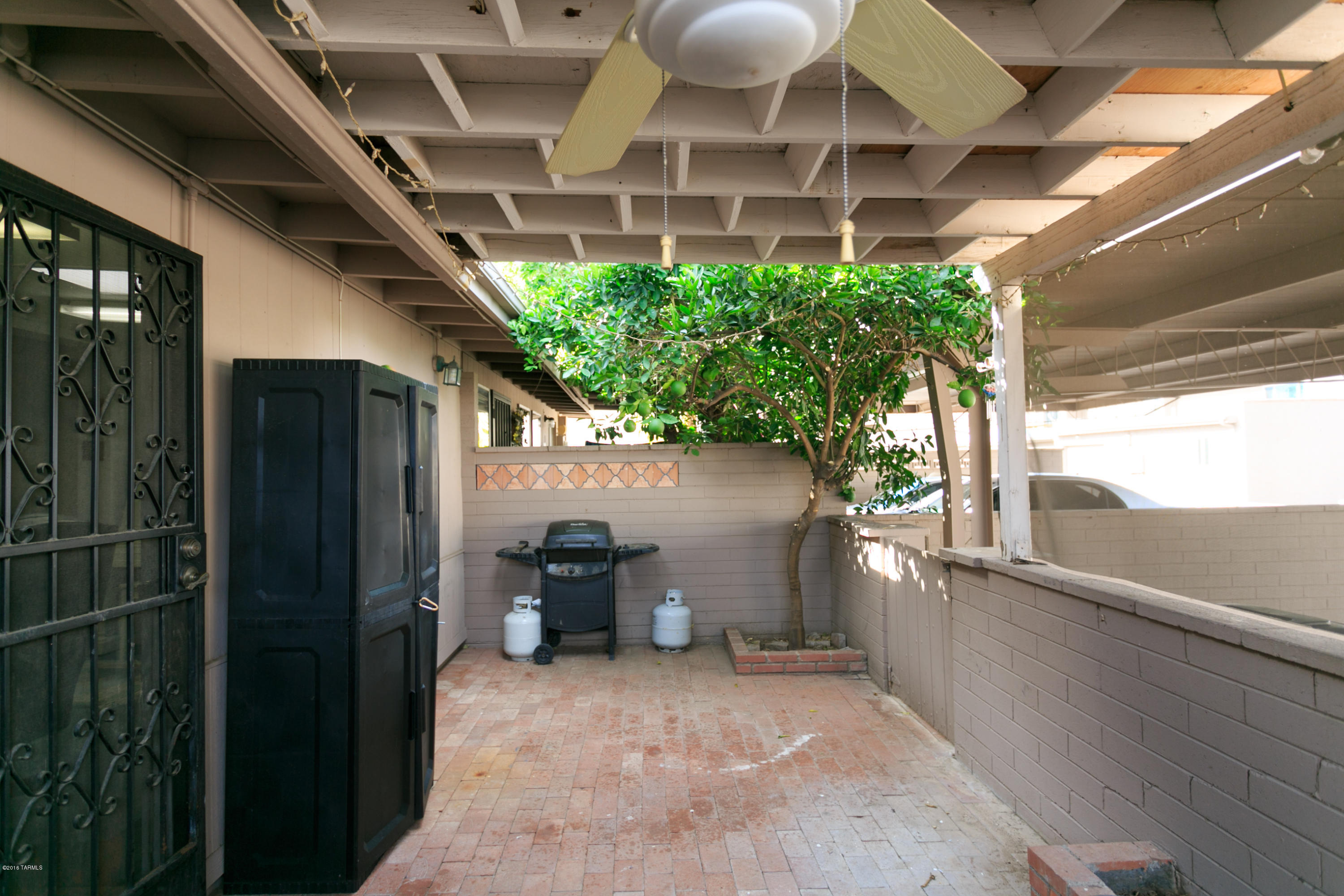 1250 S Camino Seco