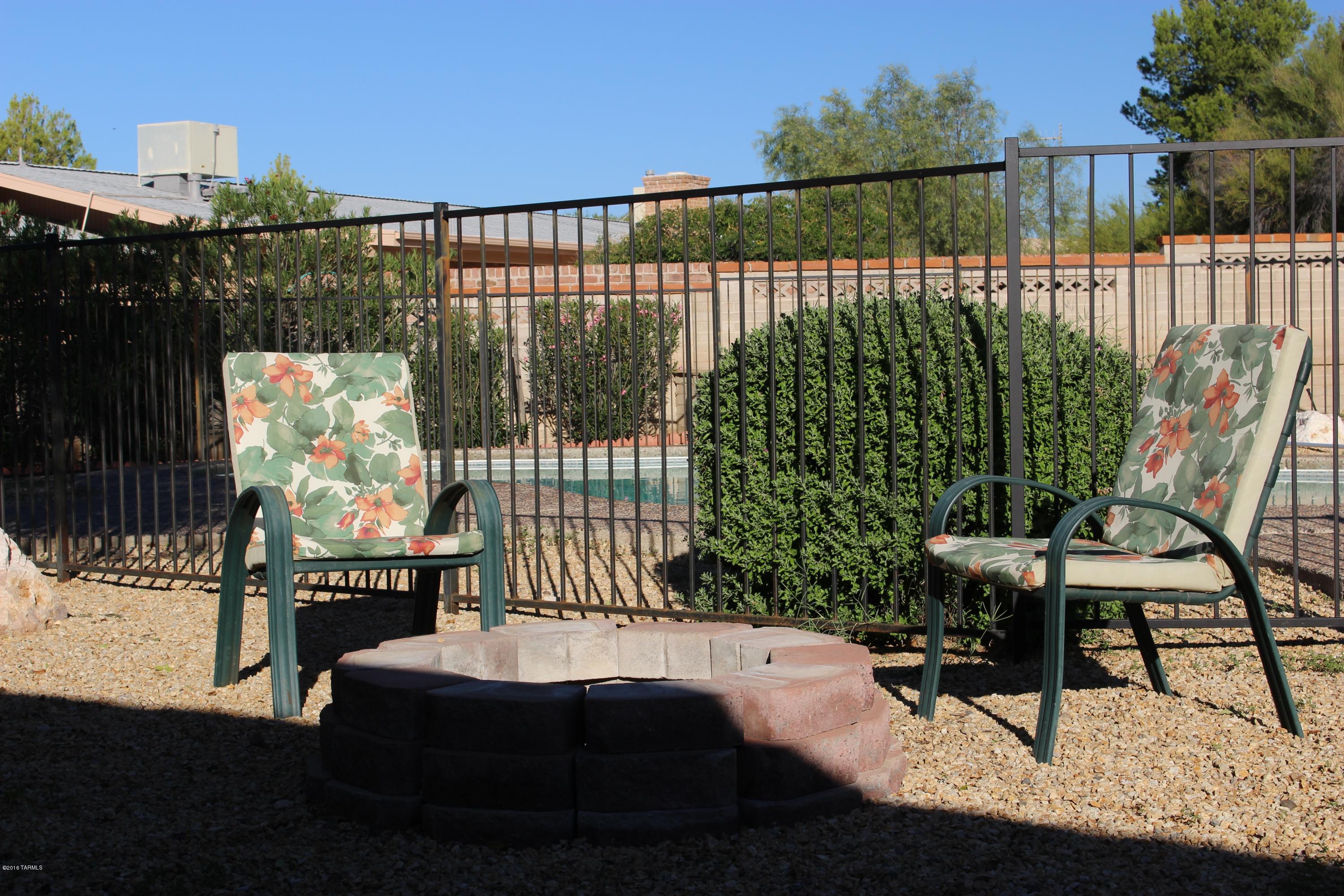 5955 N Camino Esplendora