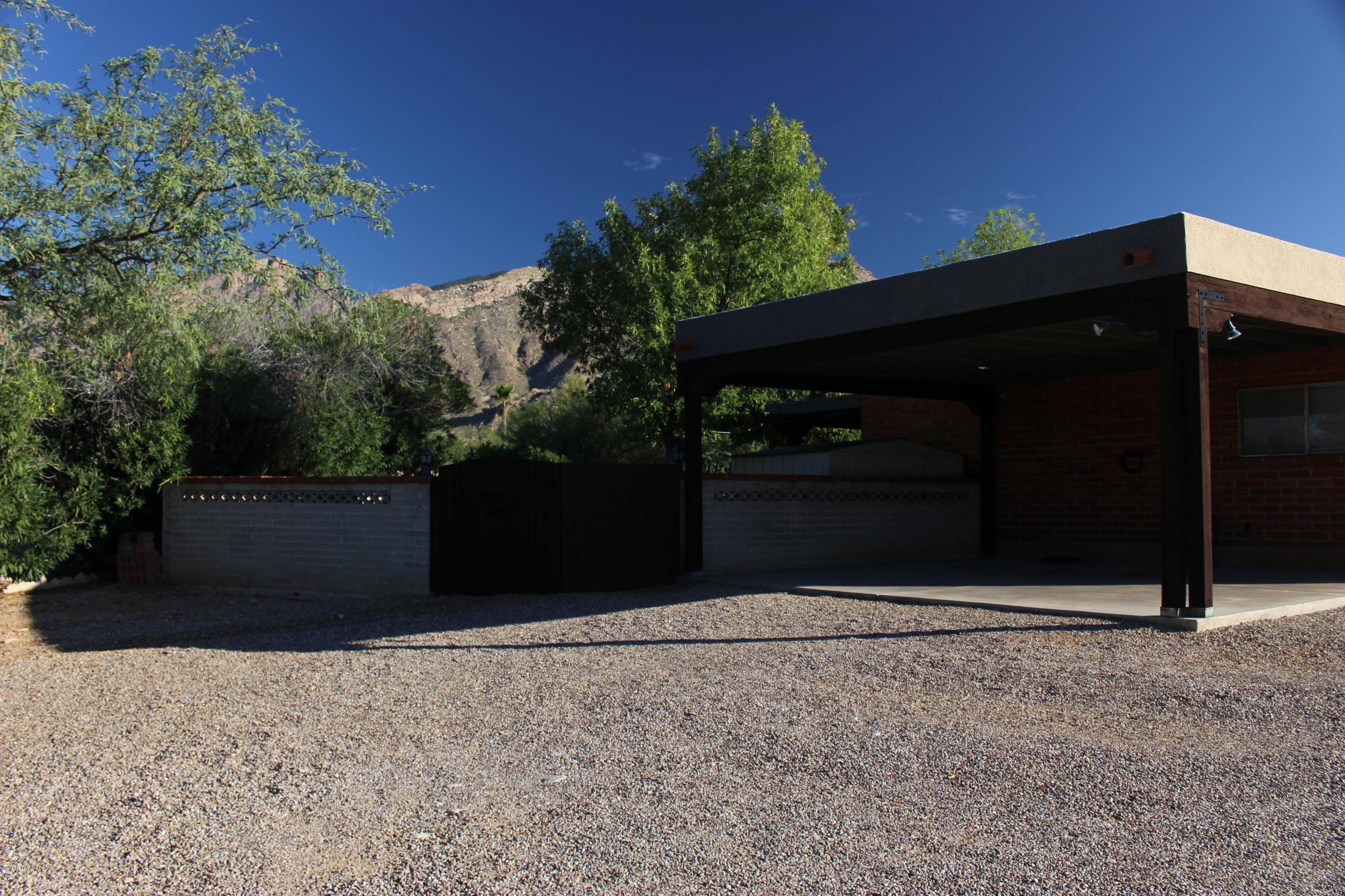 5955 N Camino Esplendora
