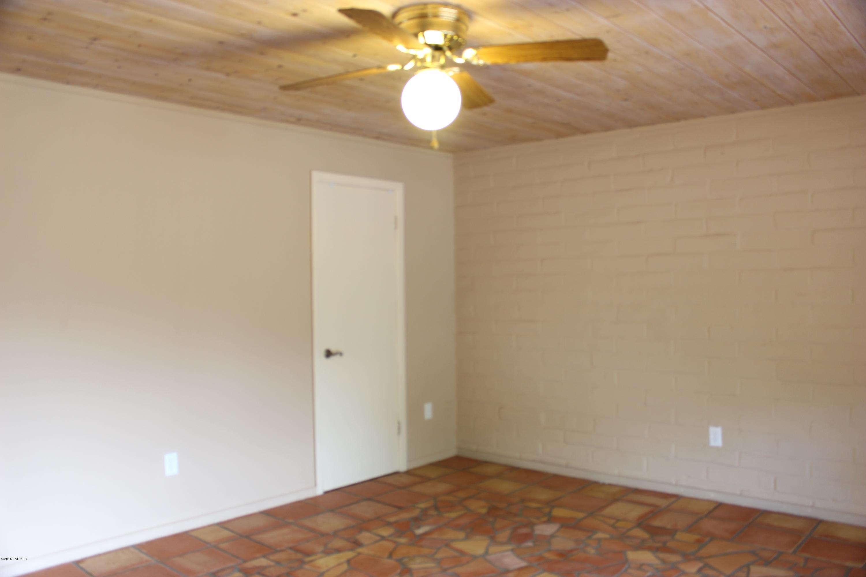 5955 N Camino Esplendora